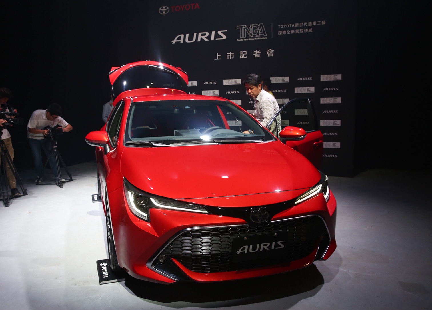 Auris是和泰全新導入的日本原裝進口五門掀背車。