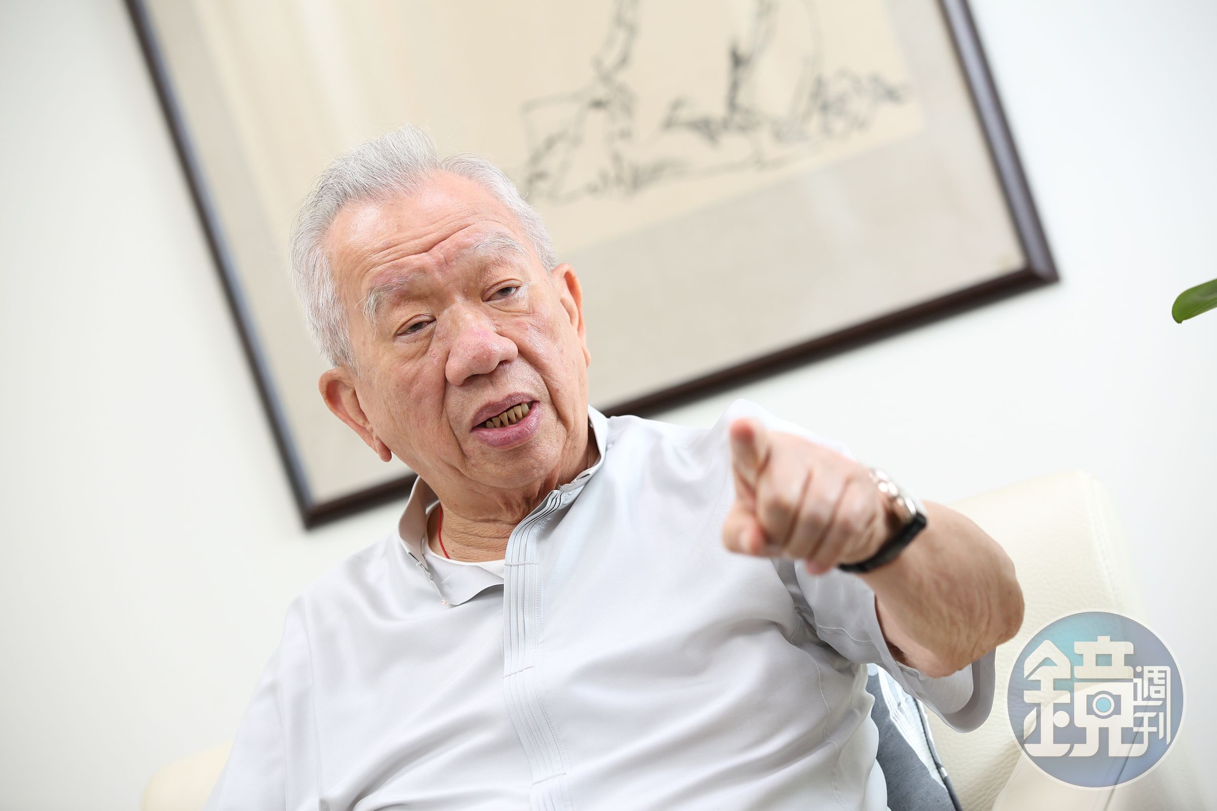 何壽川堂哥何政廷去年因鼎興牙材案揚言要賣股，和何壽川徹底翻臉。