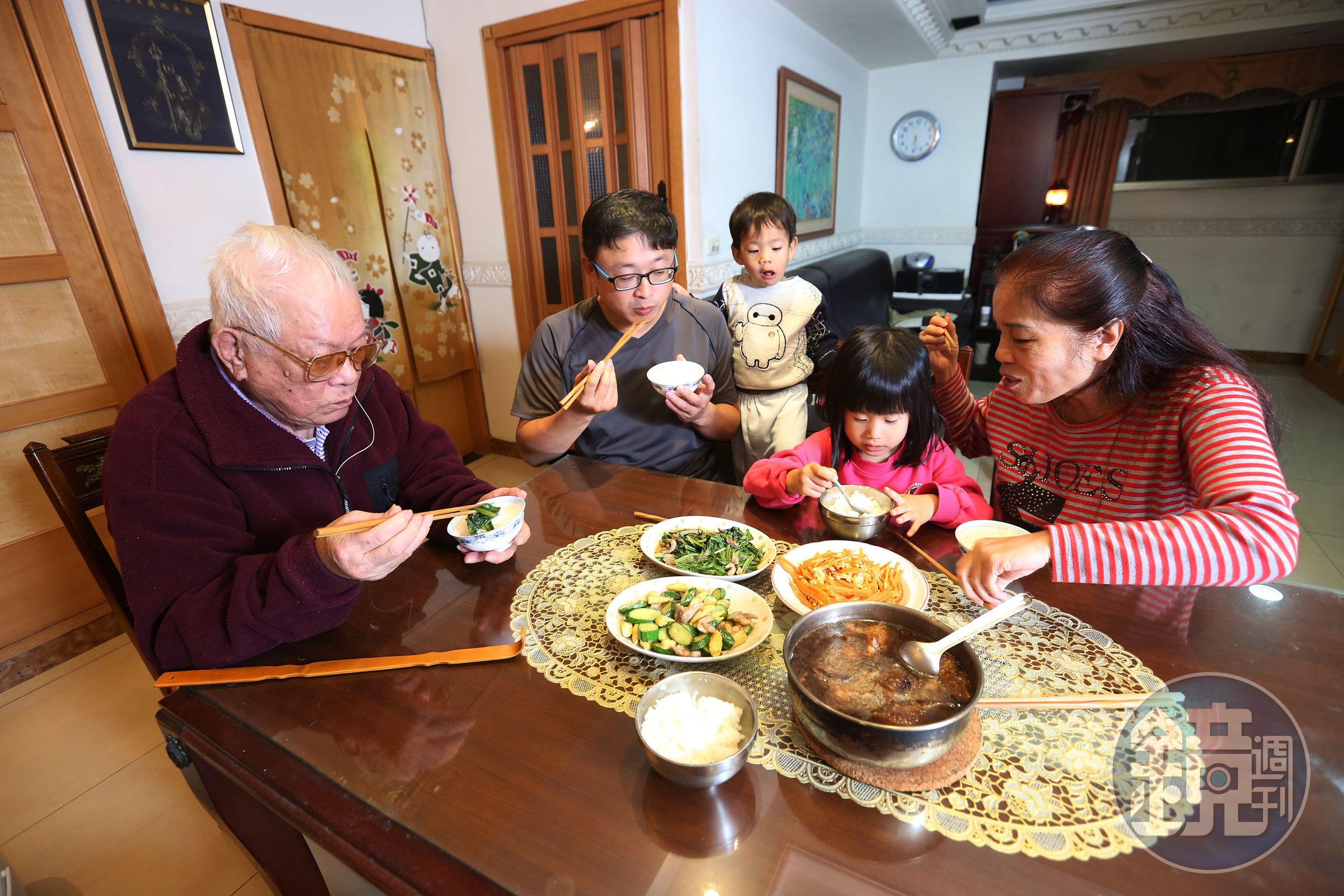 保單是一輩子的保障，儘早規劃、不踩實質課稅，聰明照顧三代人。