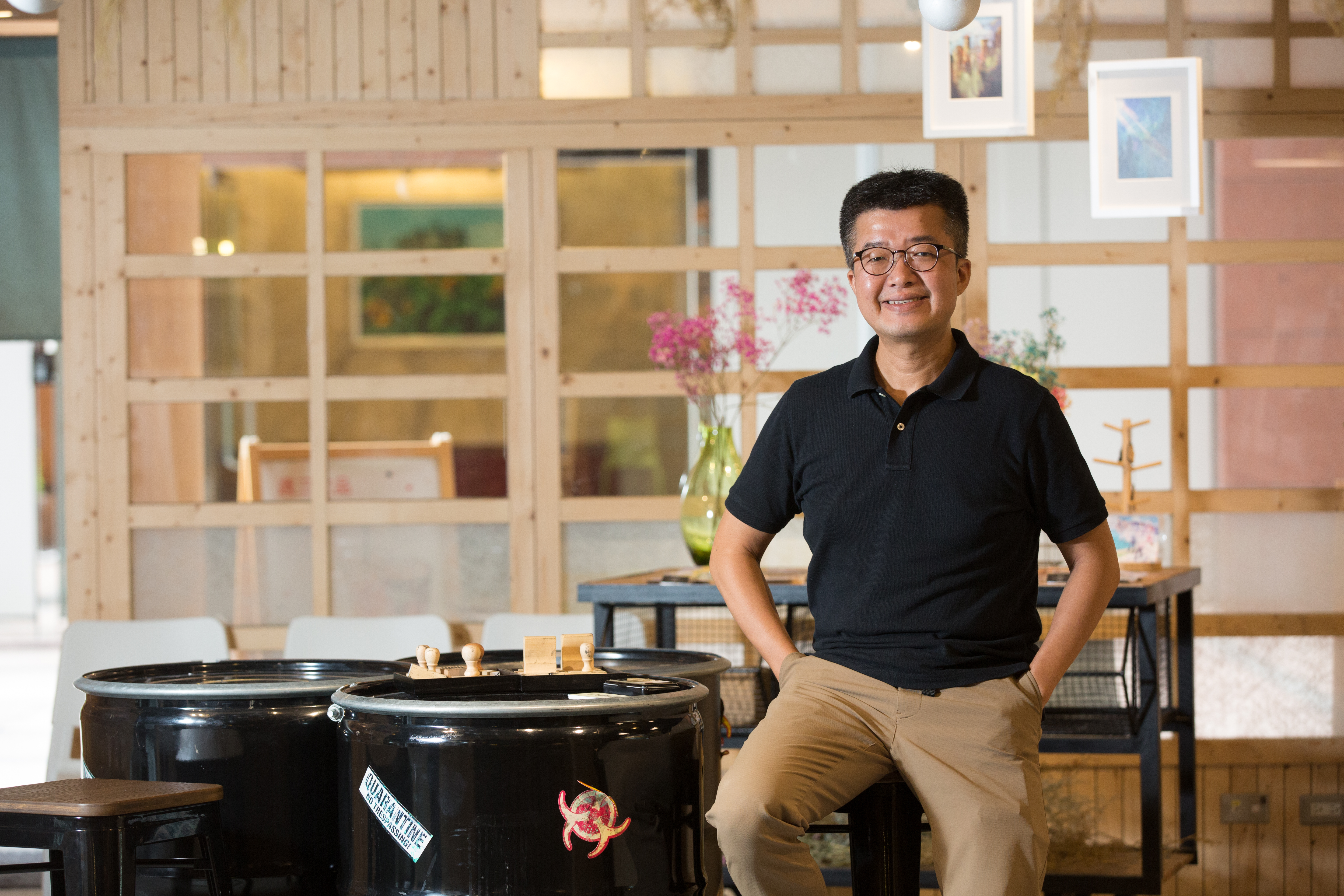 美股達人Joseph以股神巴菲特為師,長期投資價值成長股,即使提早退休,也過得愜意。