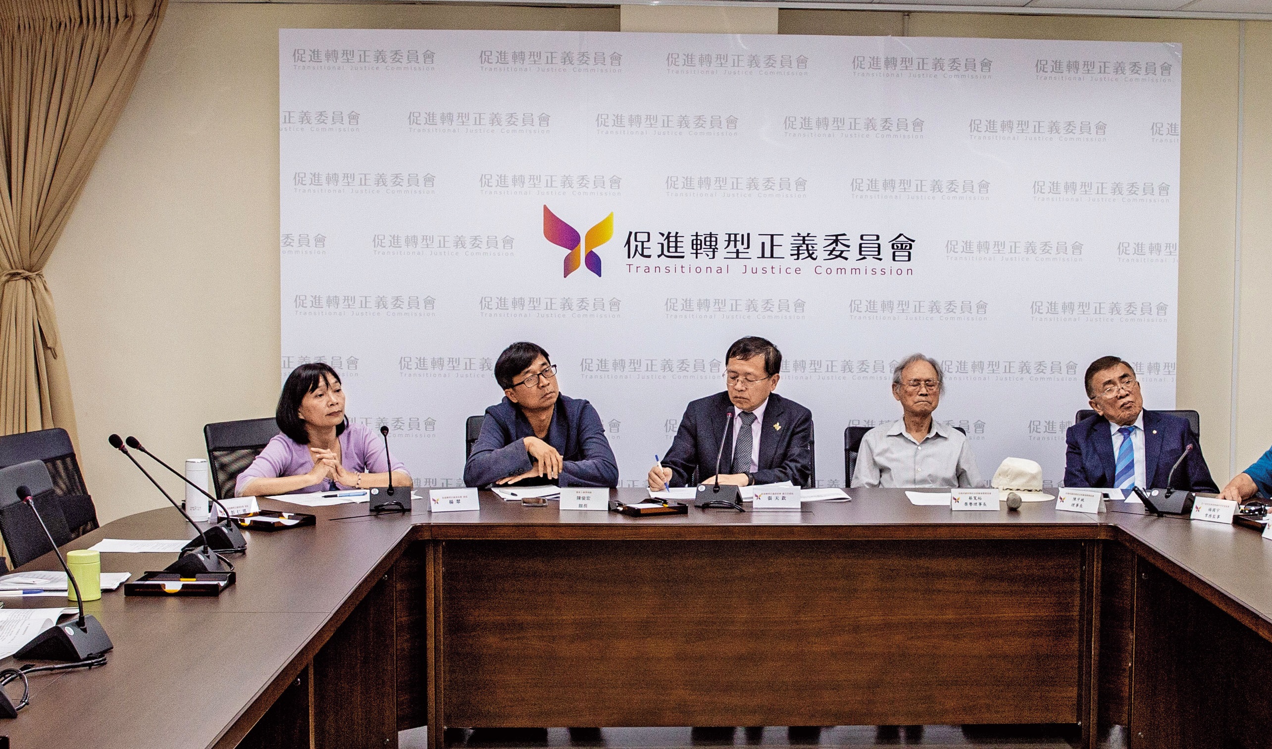 促轉會日前宣布，與國家人權博物館合作，分別在北中南舉辦「落實轉型正義與國家人權願景說明會」，聆聽政治受難者聲音。