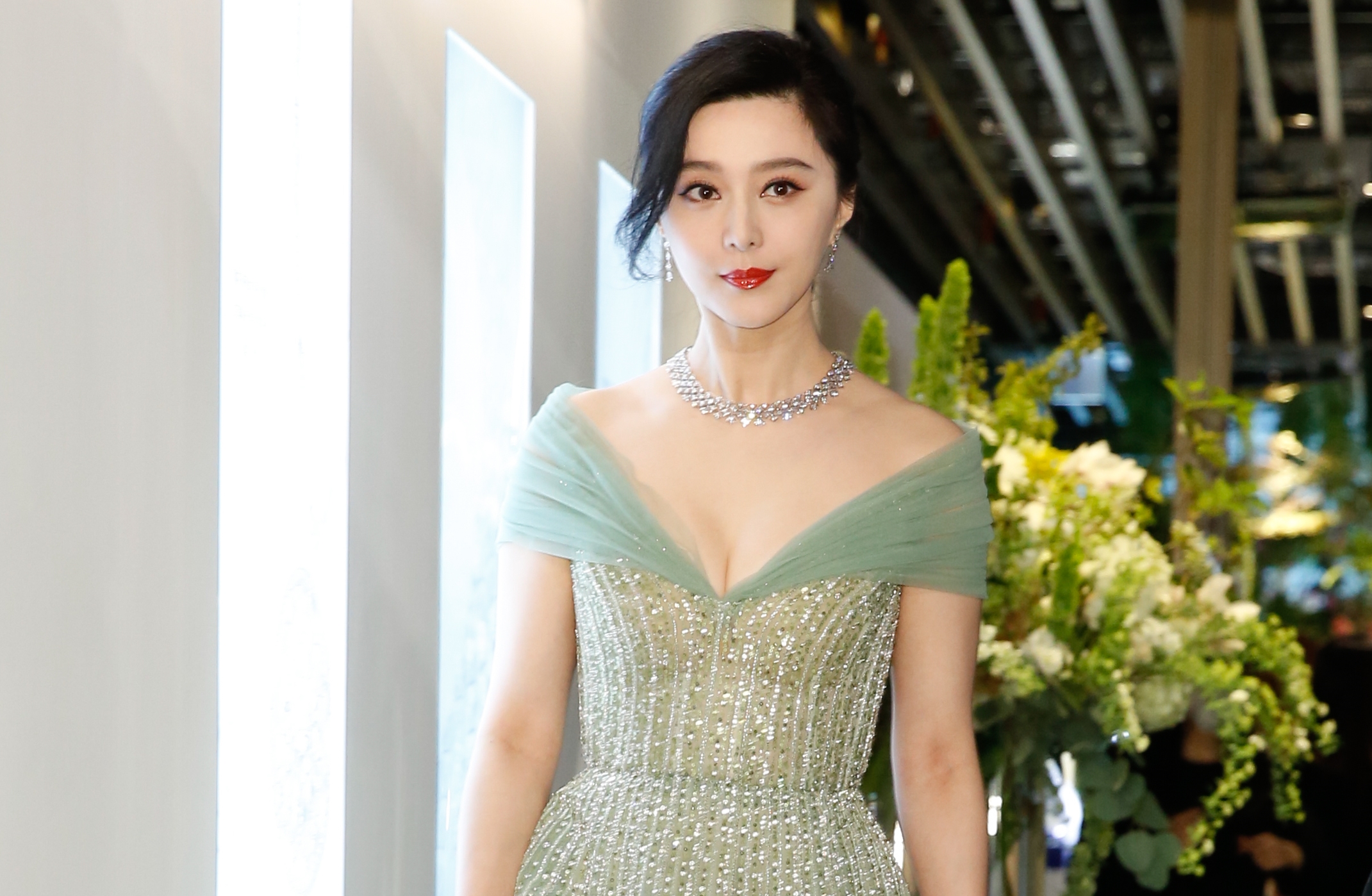 女星范冰冰再遭陸媒直擊,名下多輛千萬豪車全消失。