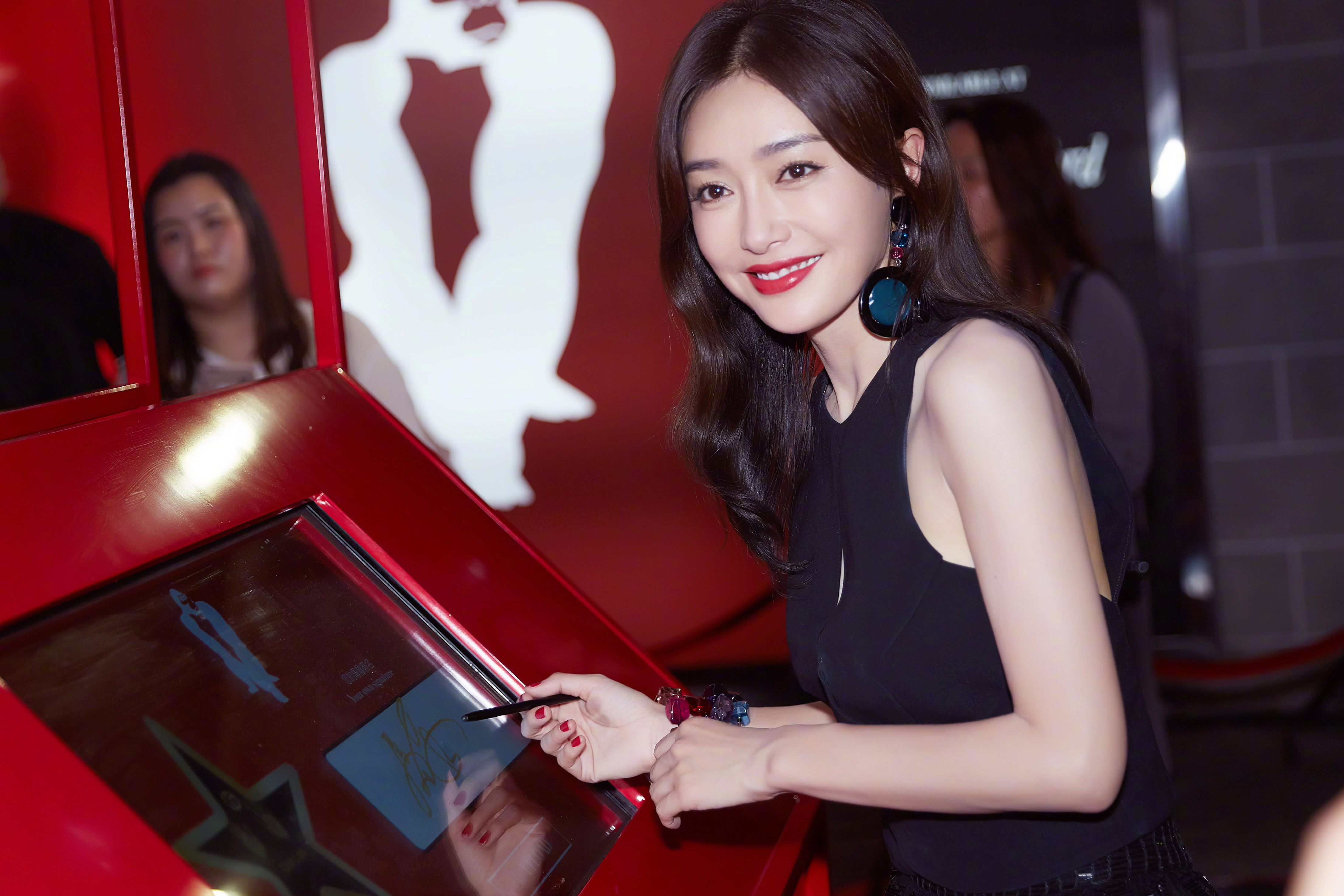 37歲的秦嵐保養得宜，因飾演「富察皇后」受到戲迷愛戴。（東方IC）