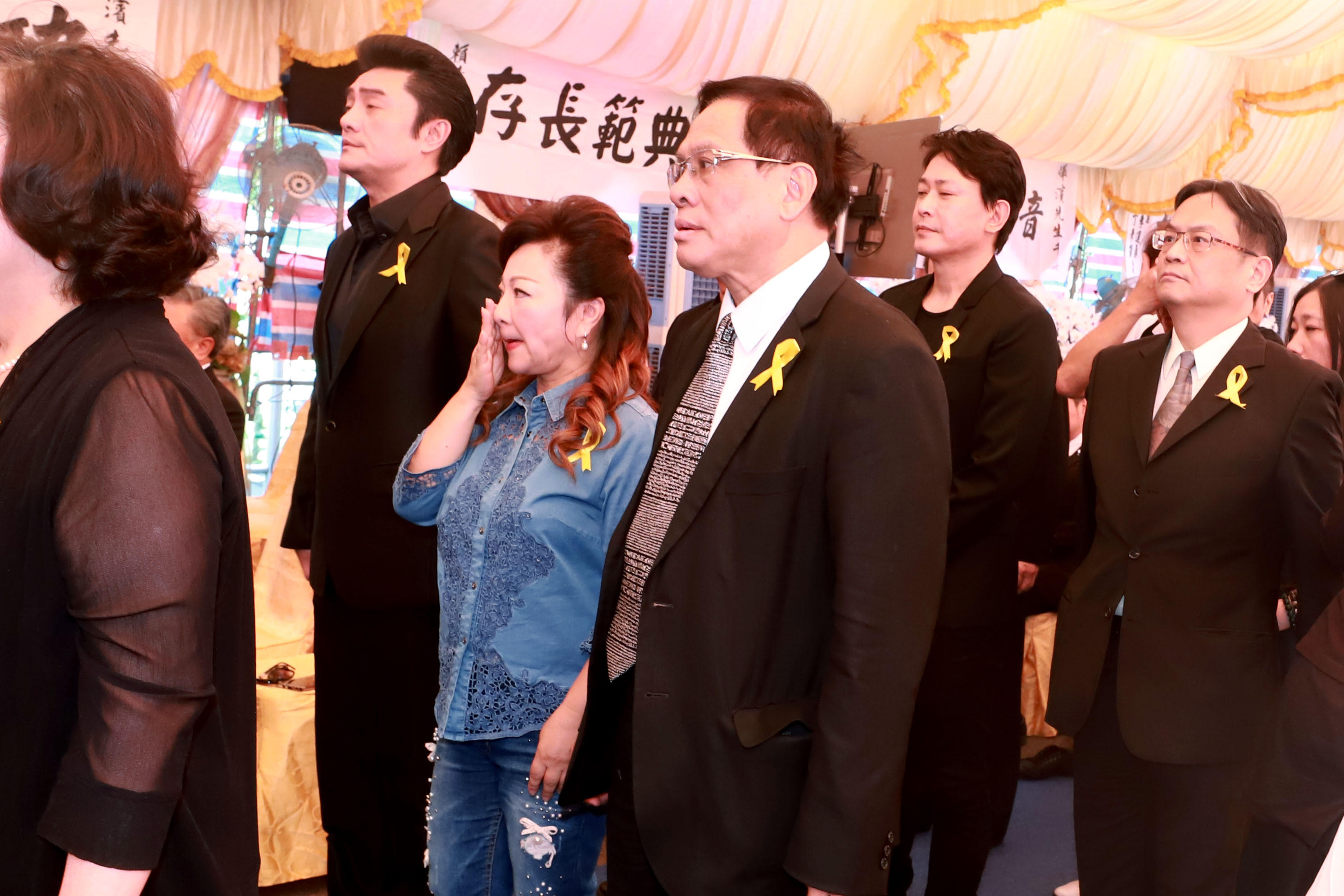 白冰冰想到呂製作，忍不住悲從中來。（民視提供）