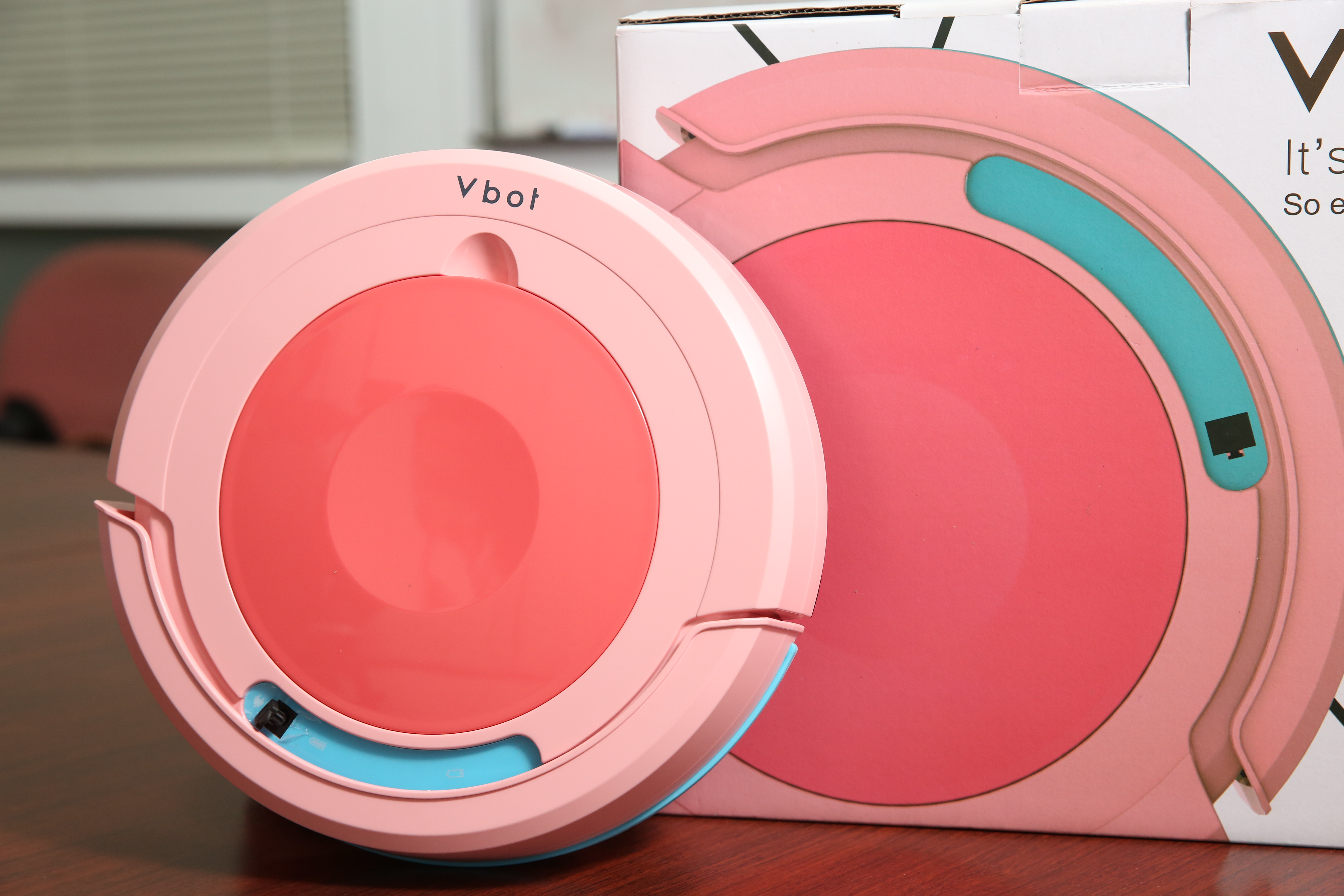 靠著物美價廉的高CP值掃地機，松騰一推出掃地機就一炮而紅。