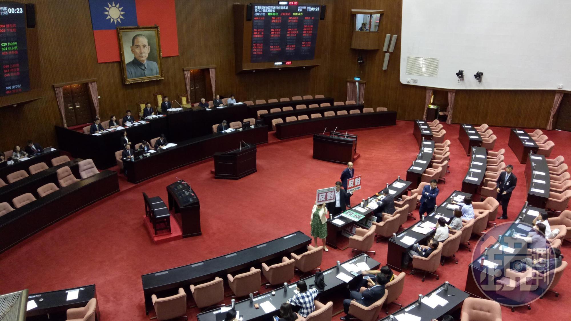 立法院今開談話會，確定21日開議。