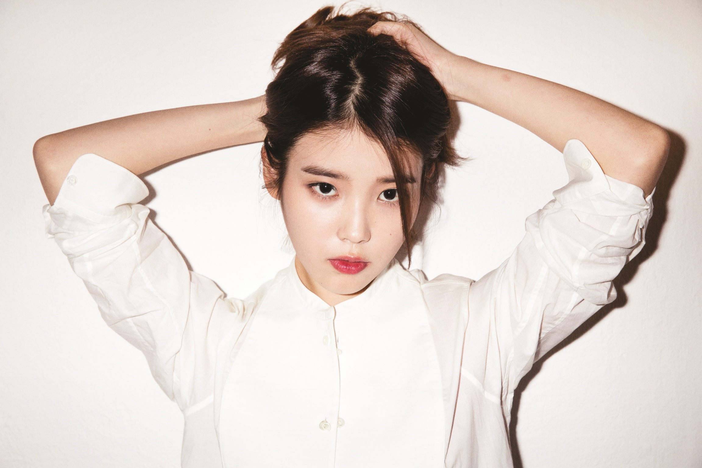 從國民妹妹到最強音源女王，IU在音樂上的表現相當亮眼。（華納唱片提供）