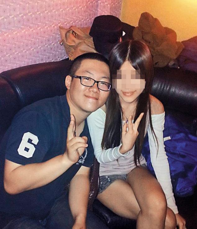 丁嫌與父親一樣愛花天酒地，甚至簽賭欠下不少債務，加上不滿父親長期家暴母親與弟弟，犯下弒父重罪。（翻攝臉書）