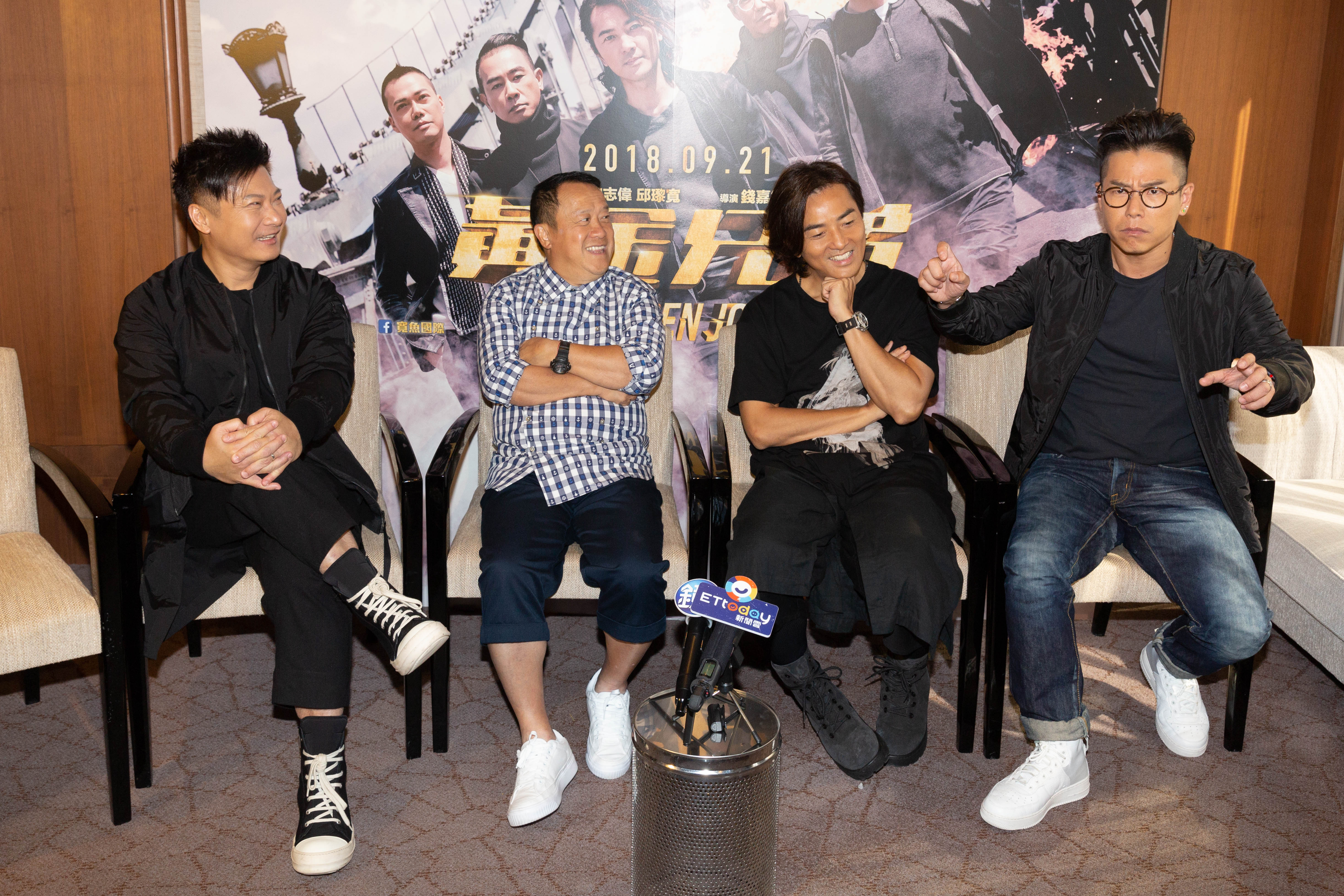 林曉峰模仿陳小春拍戲時原本害怕得要命,一開拍就演出一副英勇模樣,虧他「很會演」。