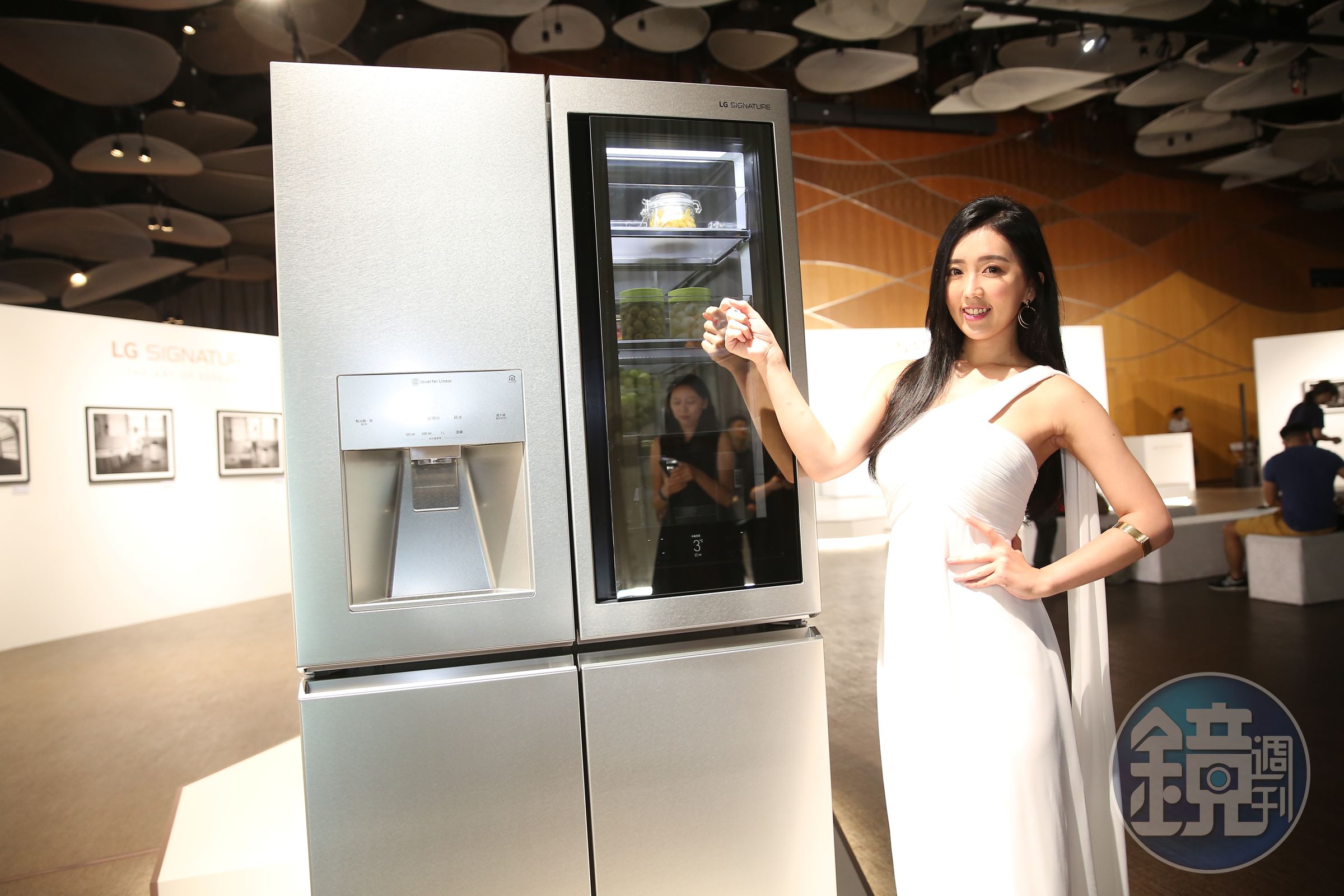 LG SIGNATURE首波將引進台灣的，包括門中門冰箱等4款新產品。