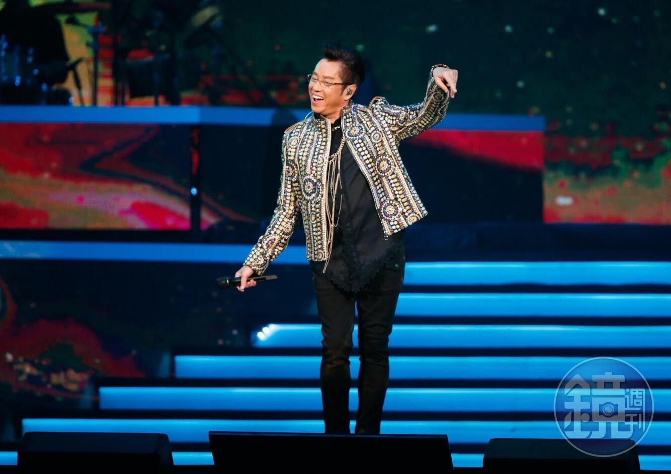 A-Lin擔任譚詠麟演唱會嘉賓,2人一搭一唱笑果十足。