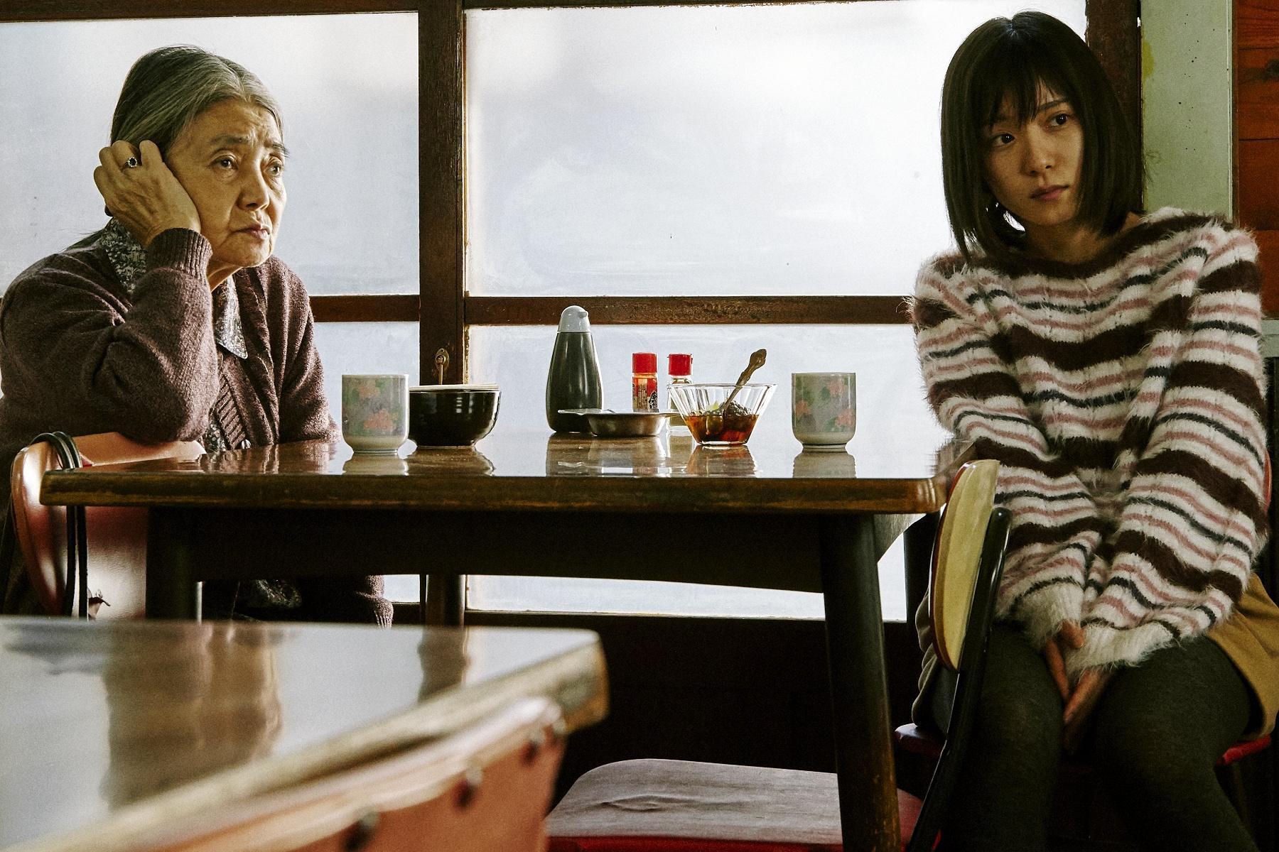 樹木希林對松岡茉優的角色人設提出質疑，讓《小偷家族》導演是枝裕和改寫角色。（采昌多媒體提供）