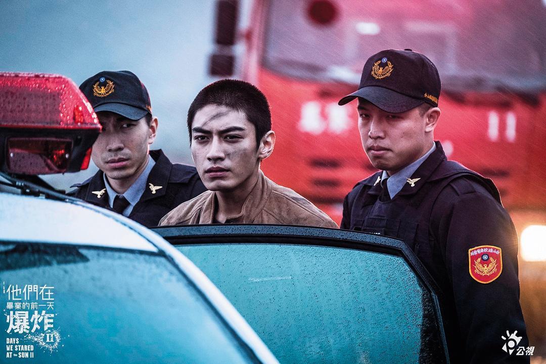 《他們在畢業的前一天爆炸2》是宋柏緯（中）第一次演出主要角色，也令他入圍本屆金鐘獎迷你劇集（電視電影）男配角獎。