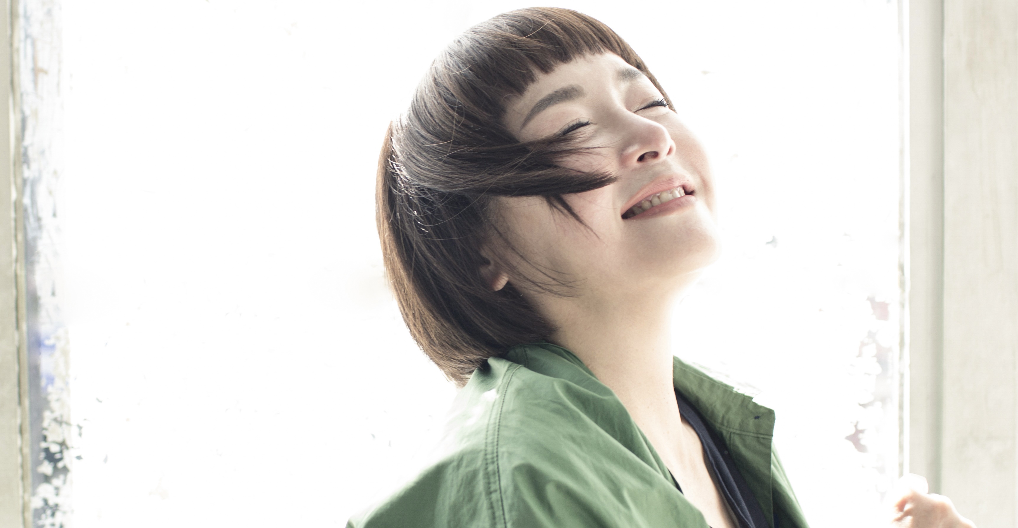 只要在鏡頭前，恬妞就是火力全開、充滿熱力，完全沒有疲態。 