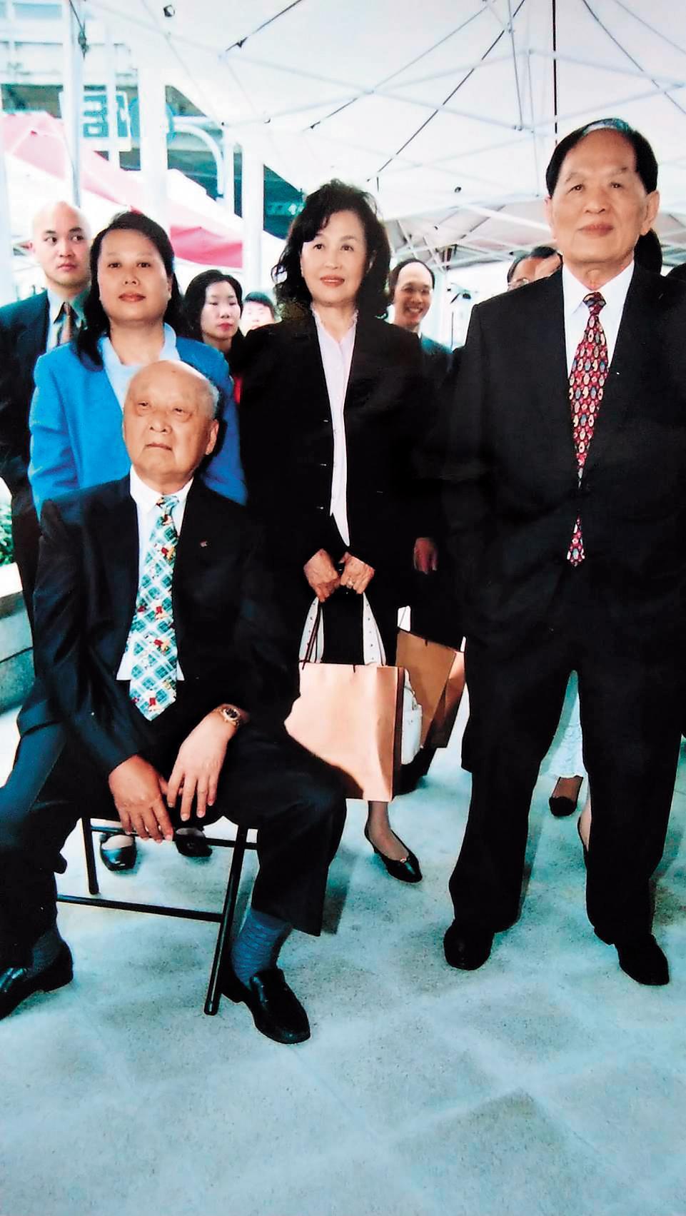 美麗華第1代長兄黃杏中與老五黃固榮聯手擘劃美麗華百樂圓，2人第2代都因爭產對簿公堂。（周嘉華攝）