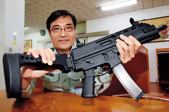 前205兵工廠上校研發室主任馬樹榮去年才退役，隨即擔任民間武器公司研發長。（軍聞社）