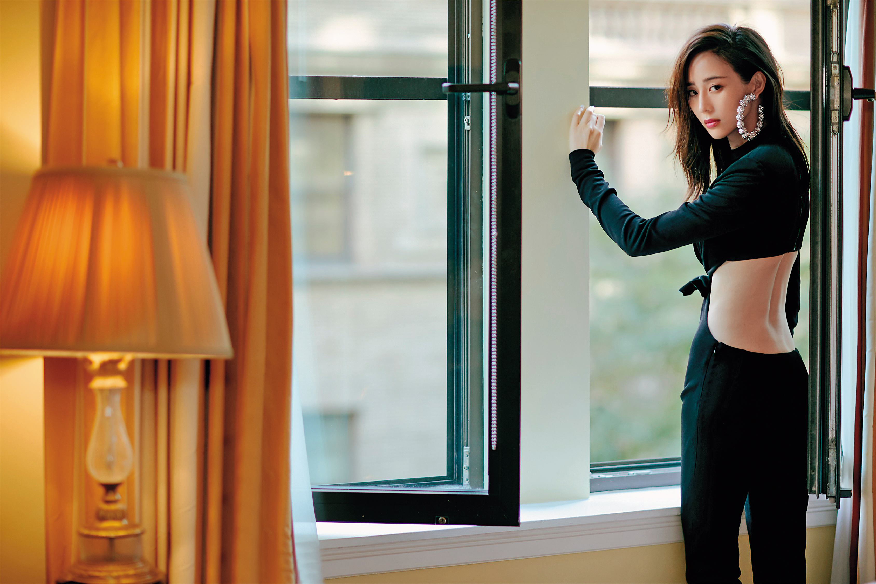 張鈞甯刻意維持「白月光」形象，因此對緋聞的態度是能不認就不認。（東方IC）