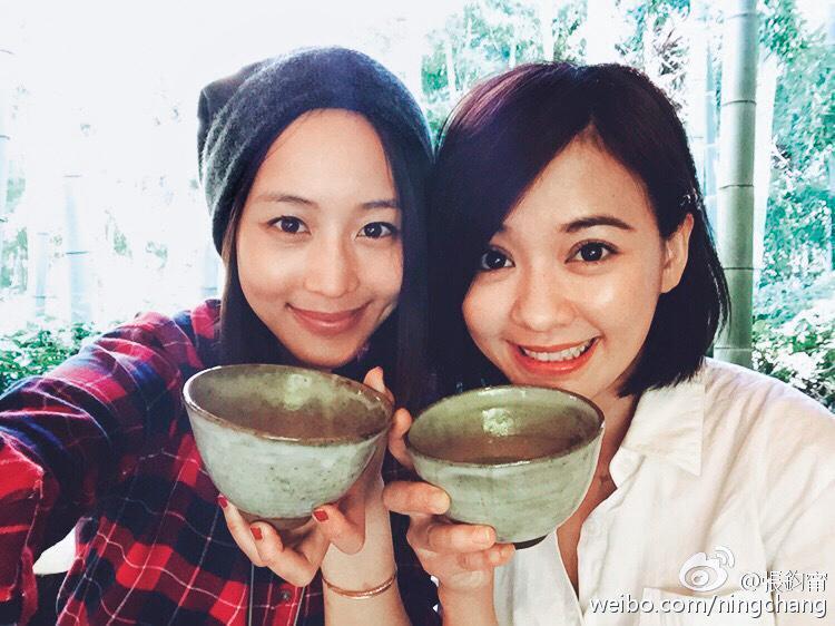 張鈞甯跟陳意涵是閨密，之前她在美國過生日，陳意涵還拋下新婚夫跑去慶生。（翻攝自張鈞甯微博）