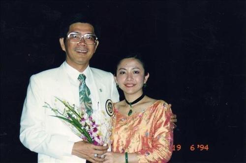 周俊吉當選獅子會第31屆會長,和夫人周王美文一同出席活動。(翻攝自獅子會)
