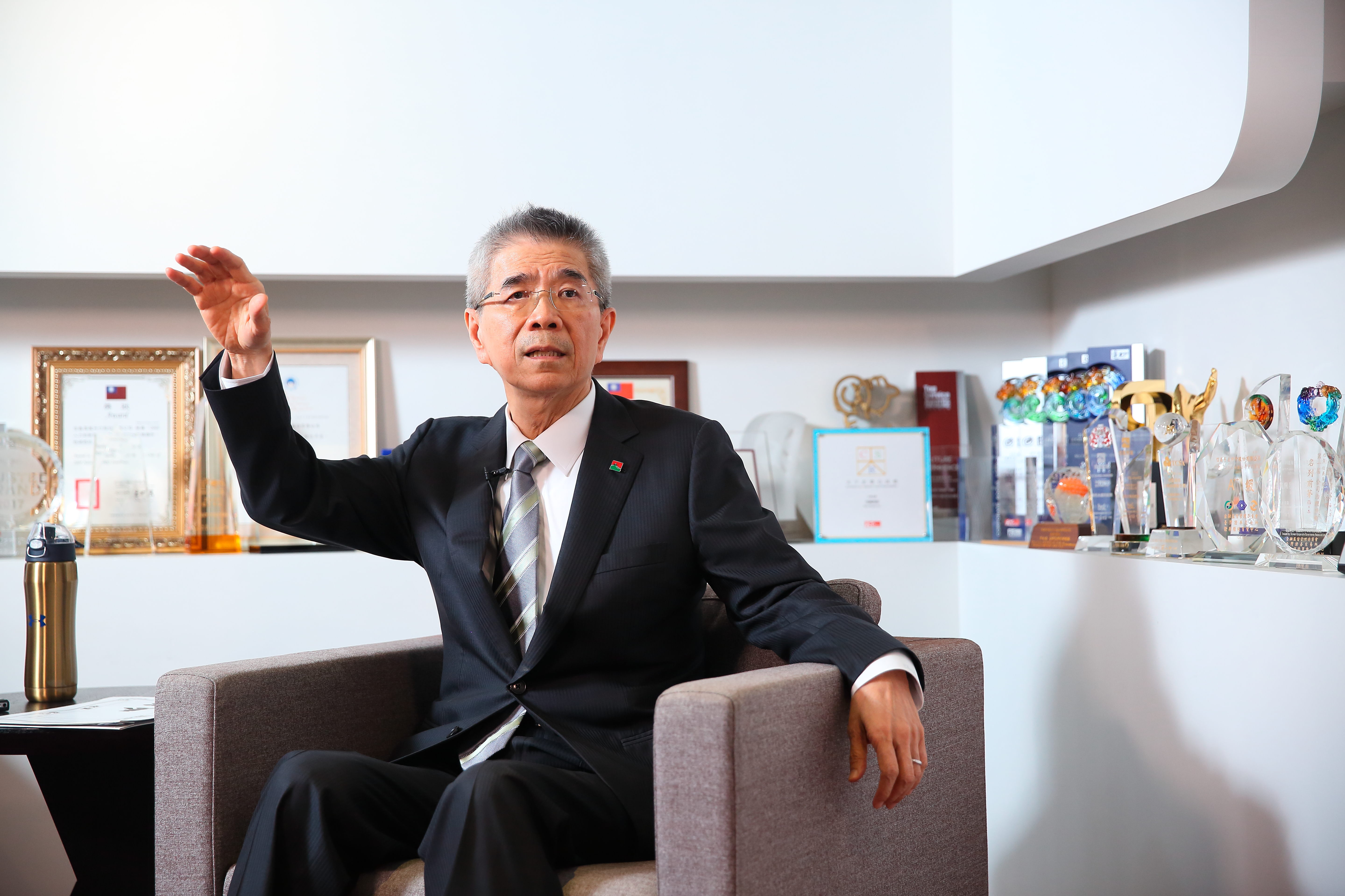 周俊吉認為，政府在都更方面應加緊腳步，防災型都更也勢在必行。