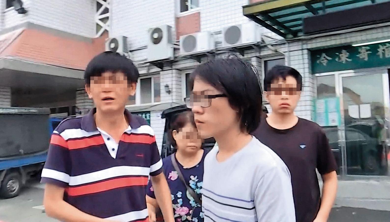 死者家屬到殯儀館配合檢警第2次複驗，一家人低調不語。