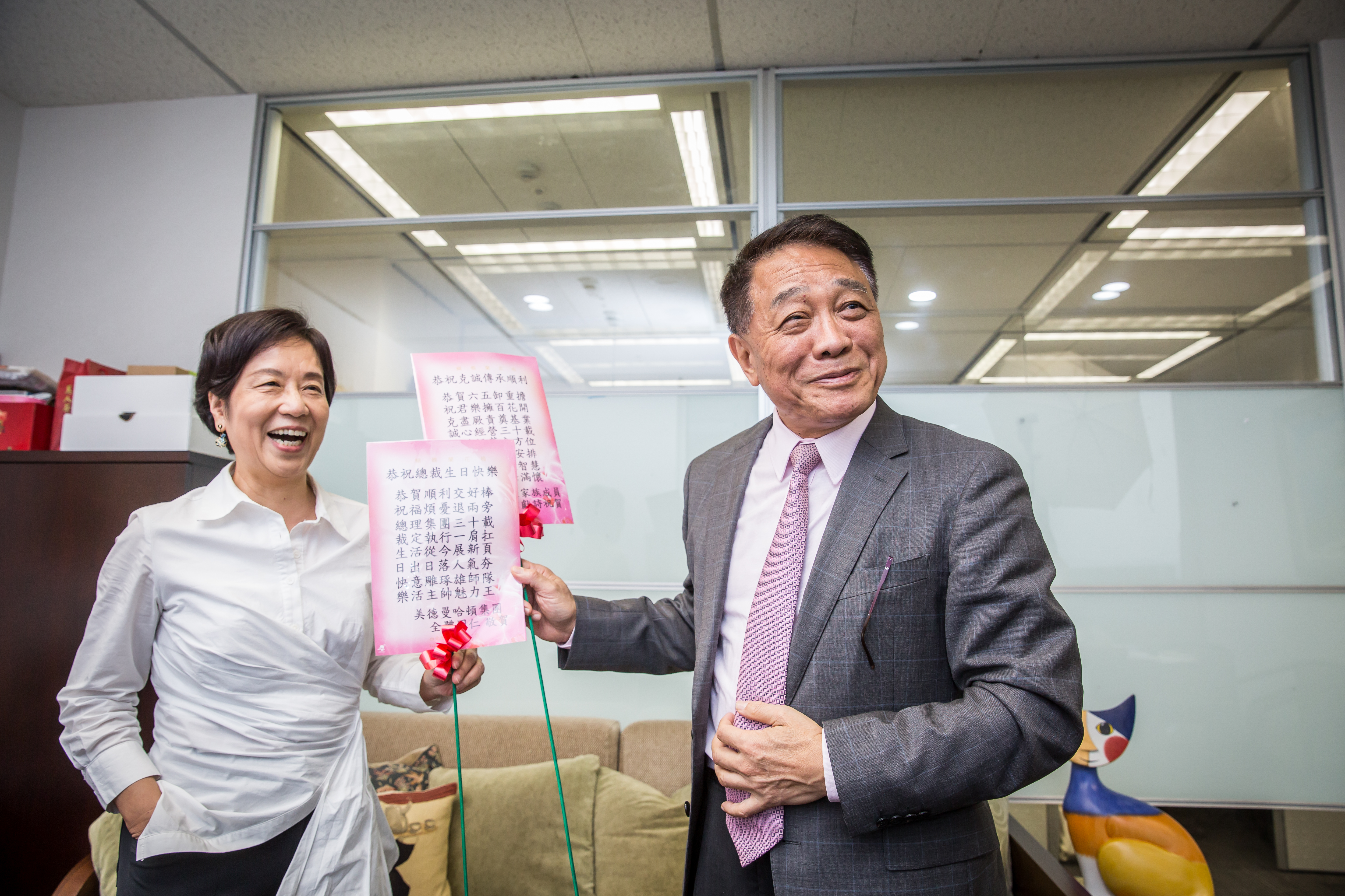 近年陳素甜（左）與楊克誠（右）常寫詩傳情。