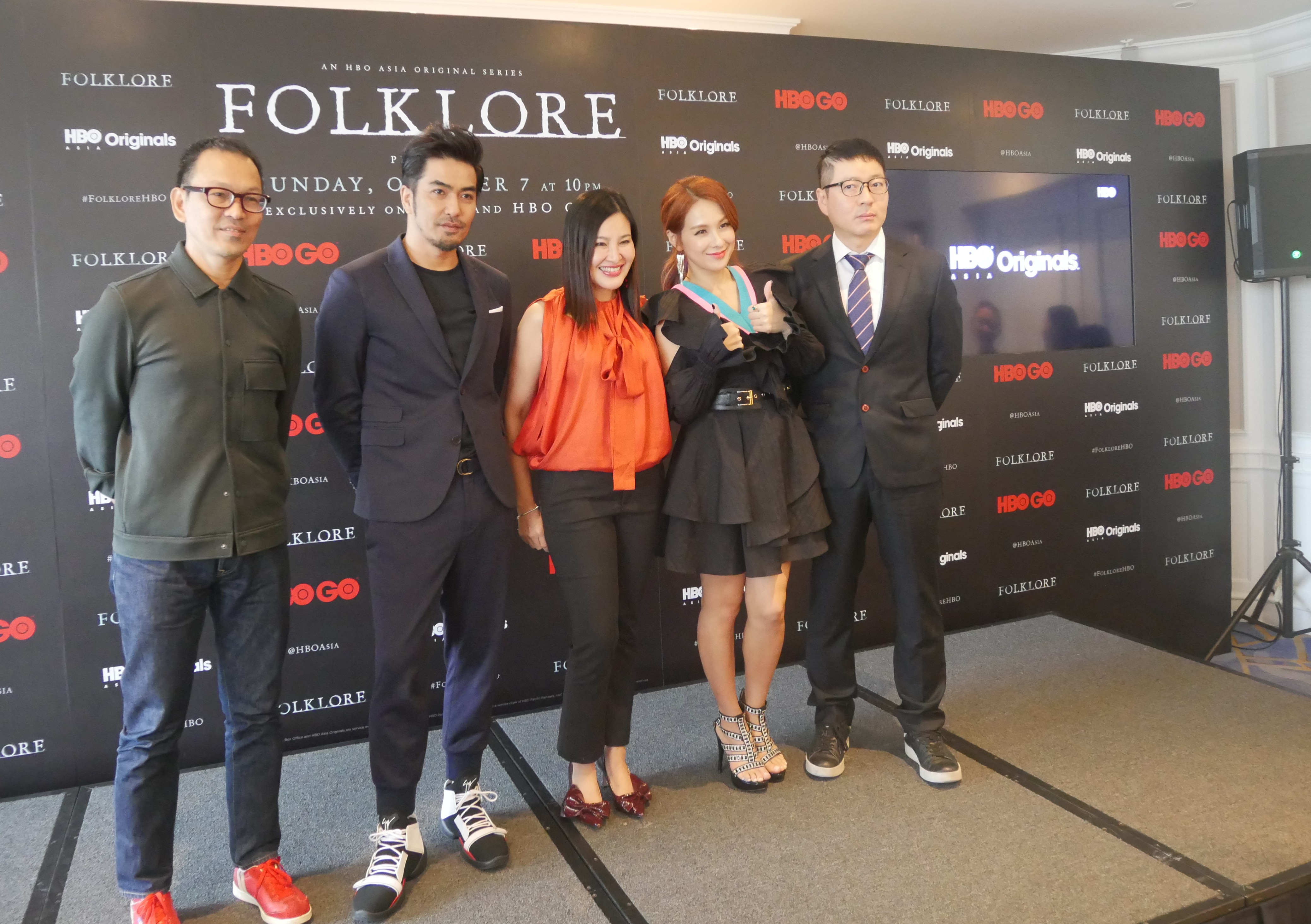 HBO影集《亞洲怪談》在新加坡舉行記者會，泰國導演Pen-ek、日星北村一輝、HBO高層Jessica、韓星蔡妍、韓導李尚宇出席。