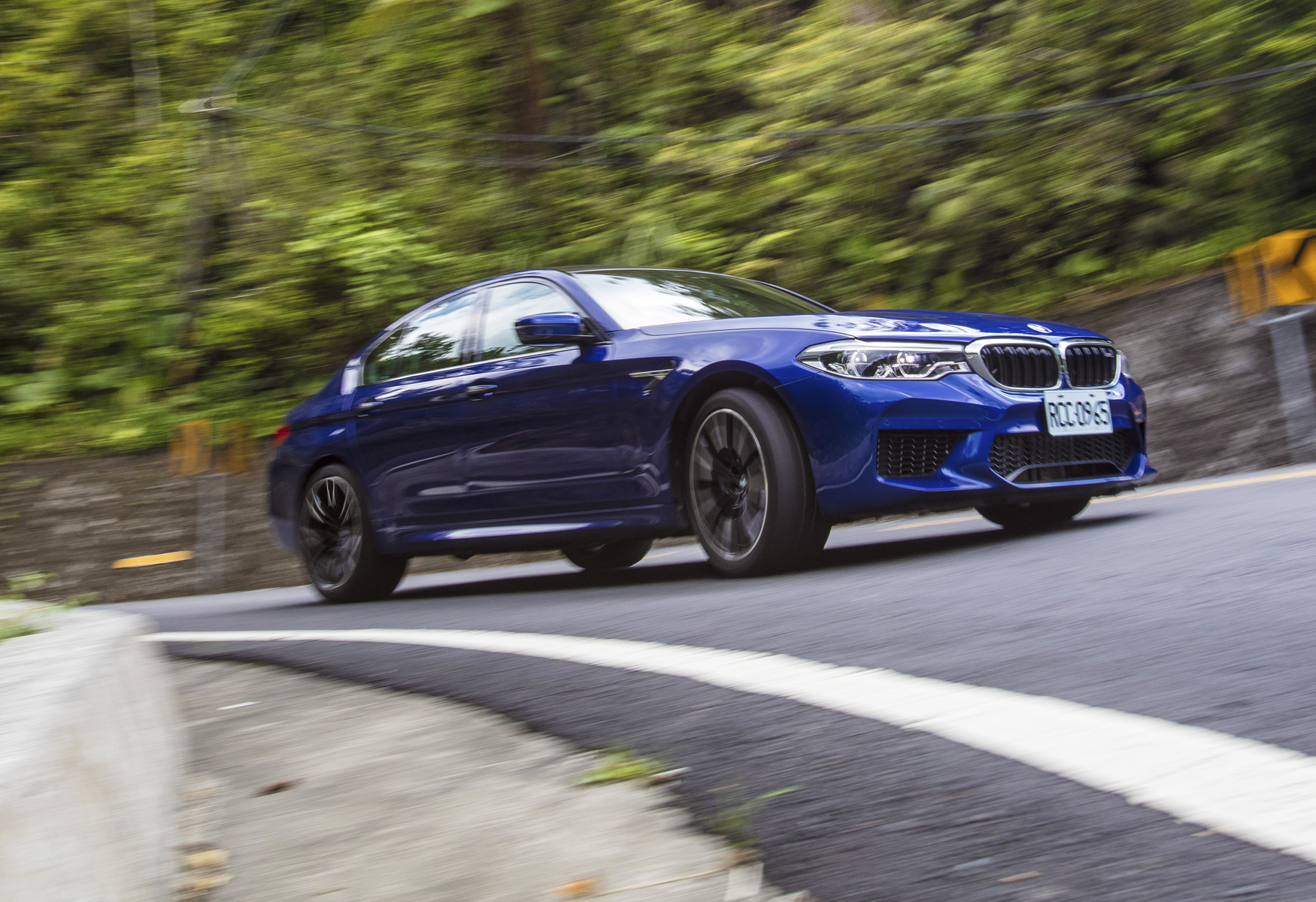 【鏡俥試駕】超跑神對手！BMW M5（下）