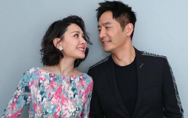 程莉莎曾演出陸劇《太祖秘史》《大碼頭》,在對岸小有名氣,她與同為演員的郭曉東於2007年步入禮堂。(翻攝自微博)