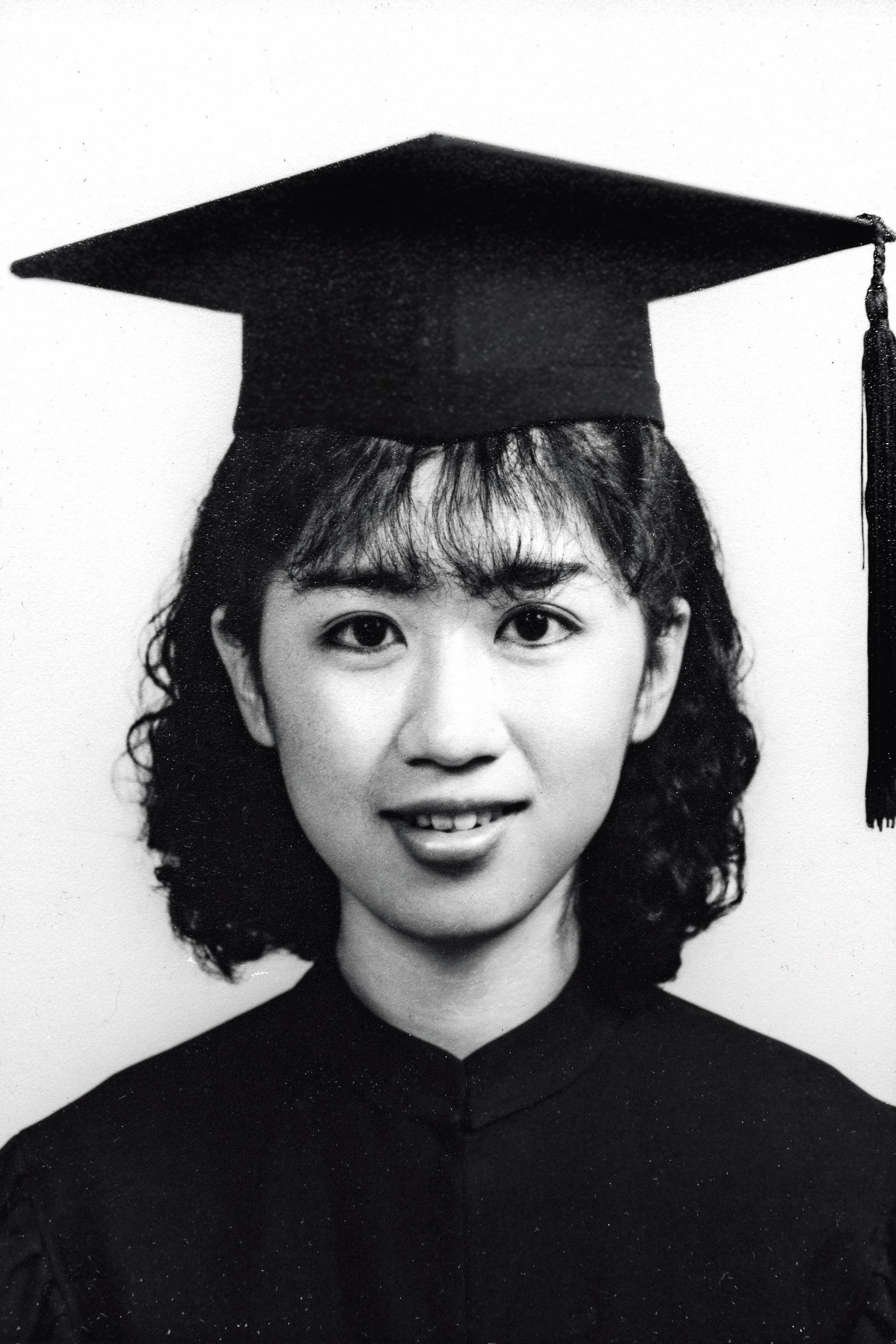 陳佩琪大學畢業照。(陳佩琪提供)