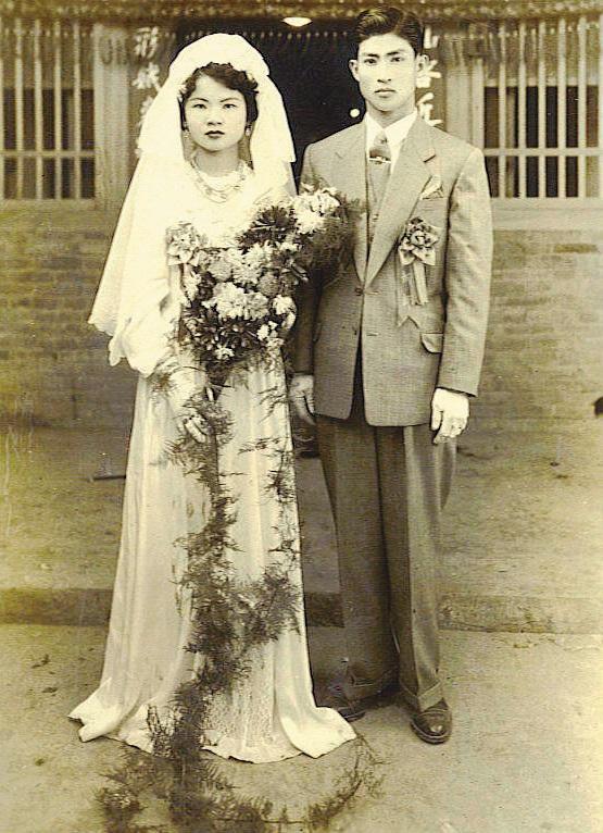 陳楊麗蓉(左)20歲結婚,2人只相處短短的7年,但她記得丈夫個性溫和,人也很老實。(陳楊麗蓉提供)