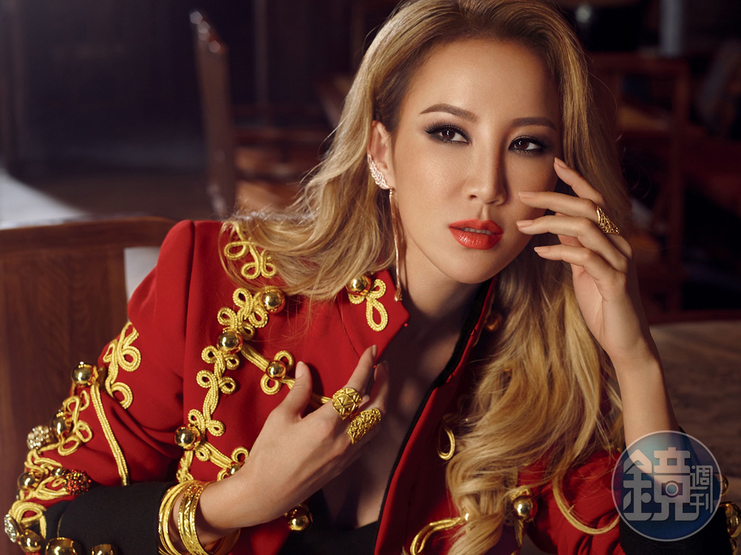 李玟曾因感冒後啞嗓，靠著天天反覆練習〈月光愛人〉，才慢慢征服病因，找回聲音。（摘自臉書）