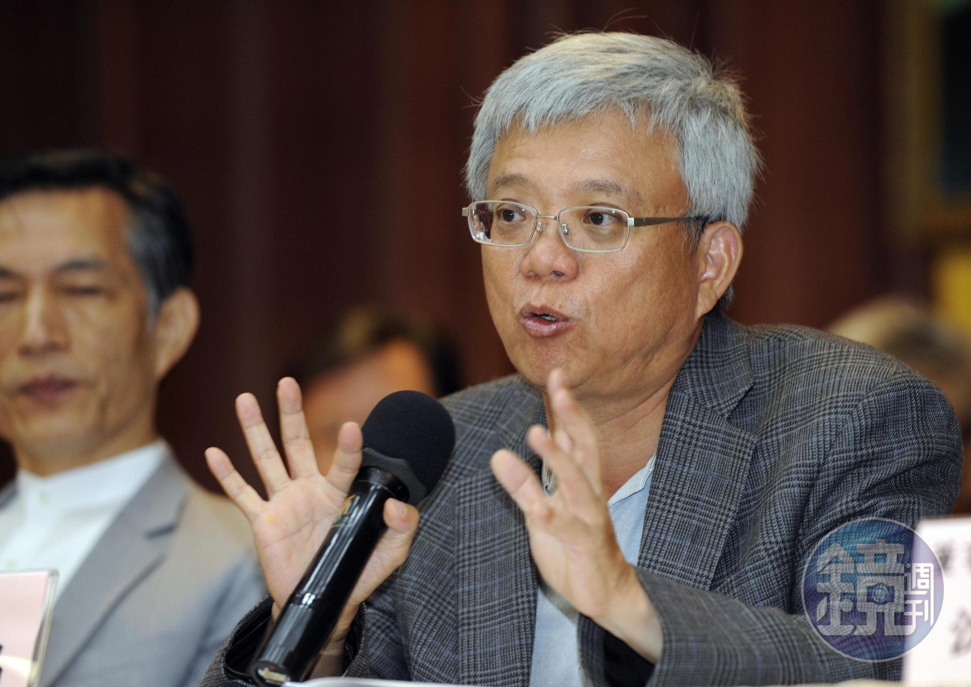 華碩董事長施崇棠委以重任，交由副董事長徐世昌重整旗下不賺錢事業體。