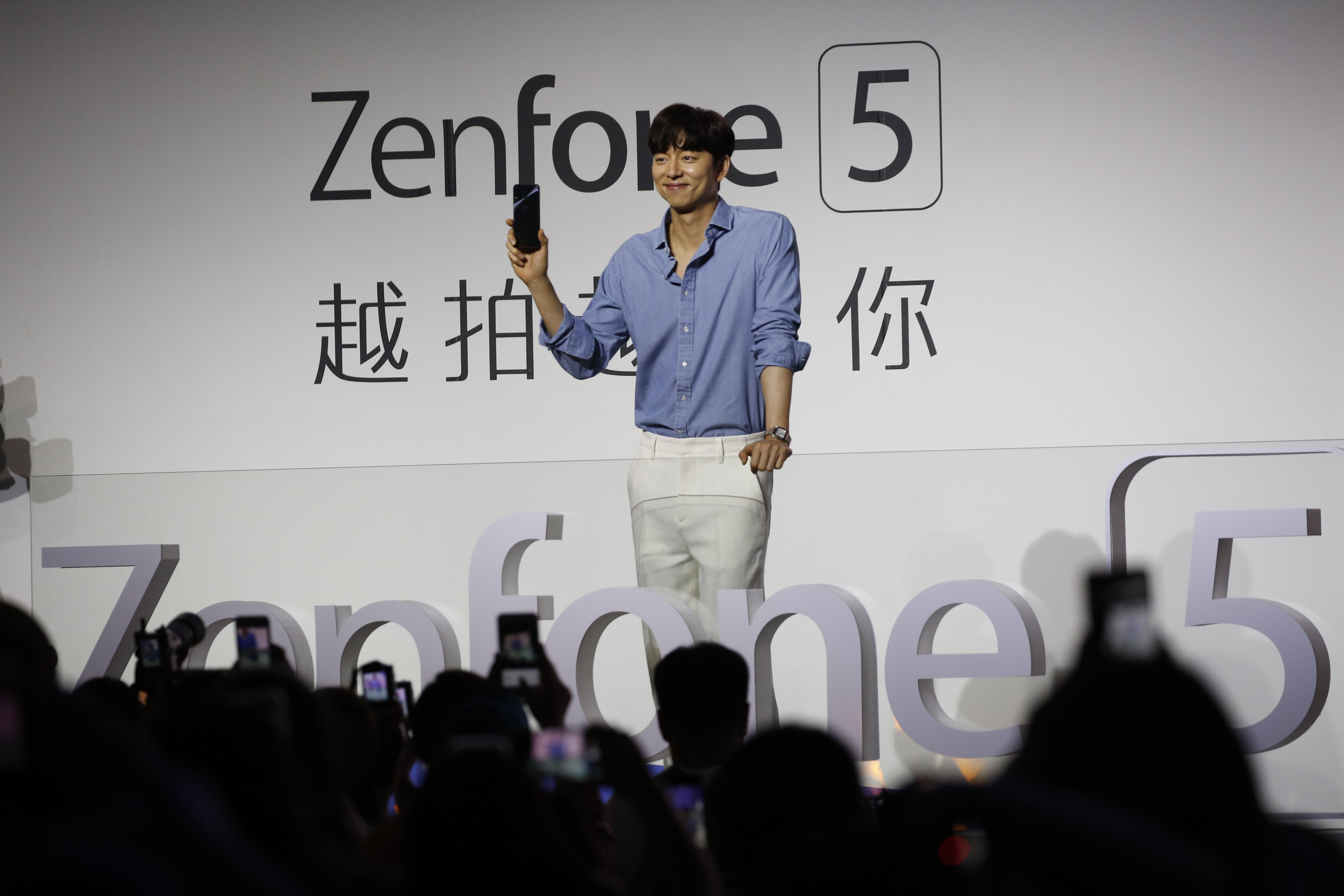 華碩連續兩年找來韓星孔劉代言ZenFone手機，但未明顯拉抬營收。