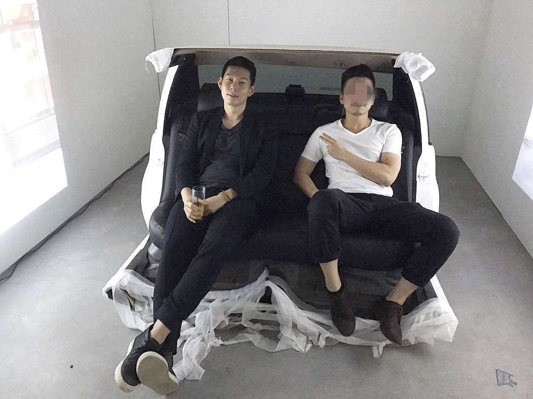 蔡承道（左）雖然還沒回富邦集團內工作，但已是富邦金大股東。（翻攝自IG）