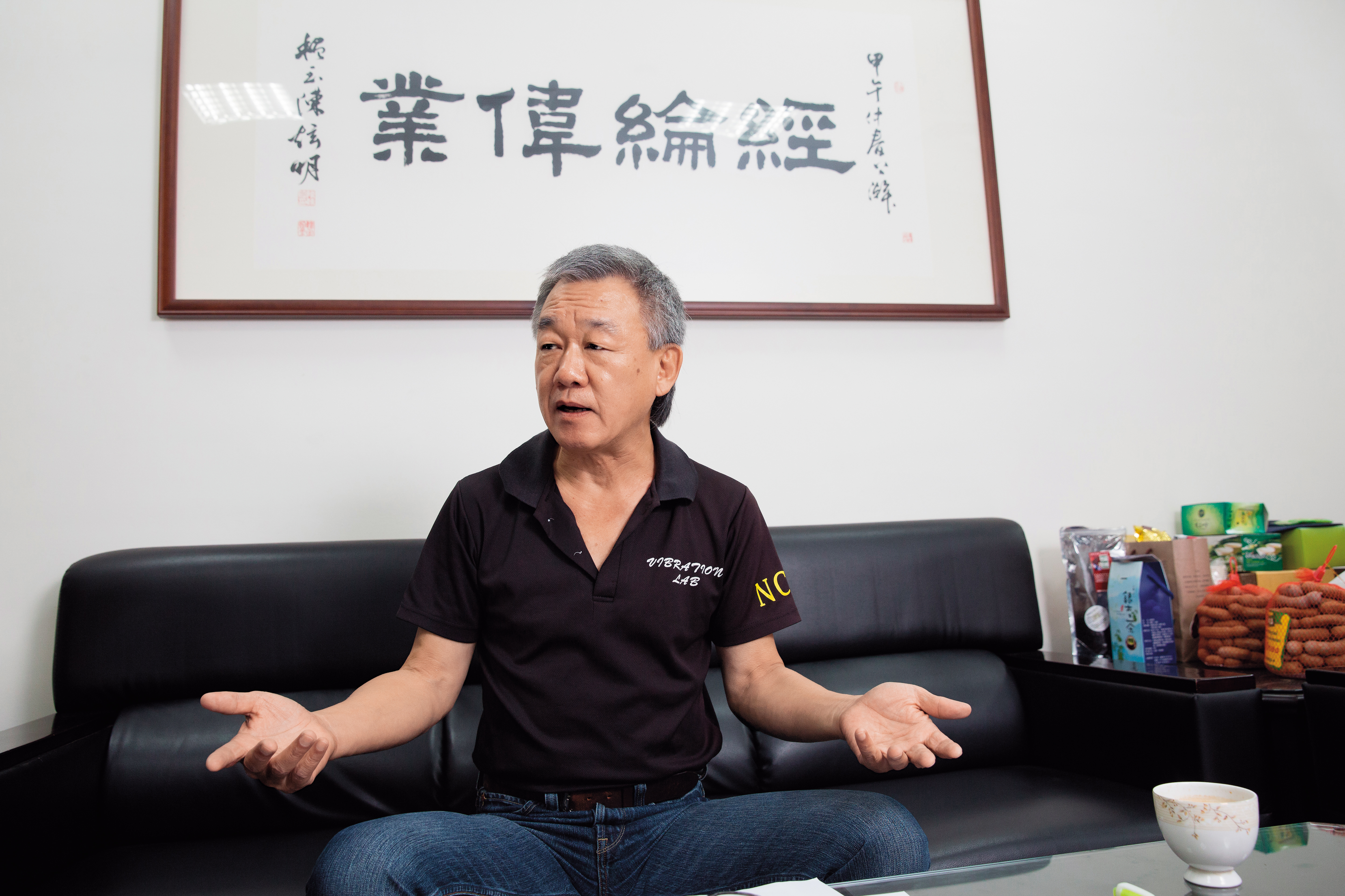 鄭經偉說，大學教師暴增，升等壓力大，給詐欺期刊帶來廣大市場。