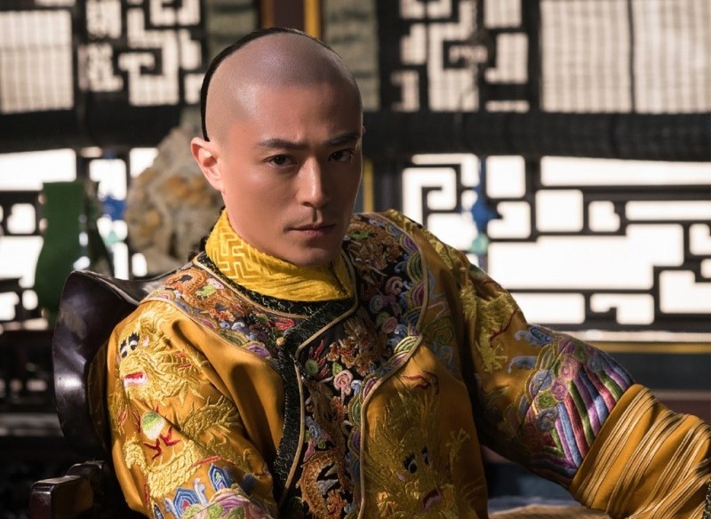 32歲大陸女星辛芷蕾在清宮劇《如懿傳》飾演「嘉貴妃」。（翻攝自微博）