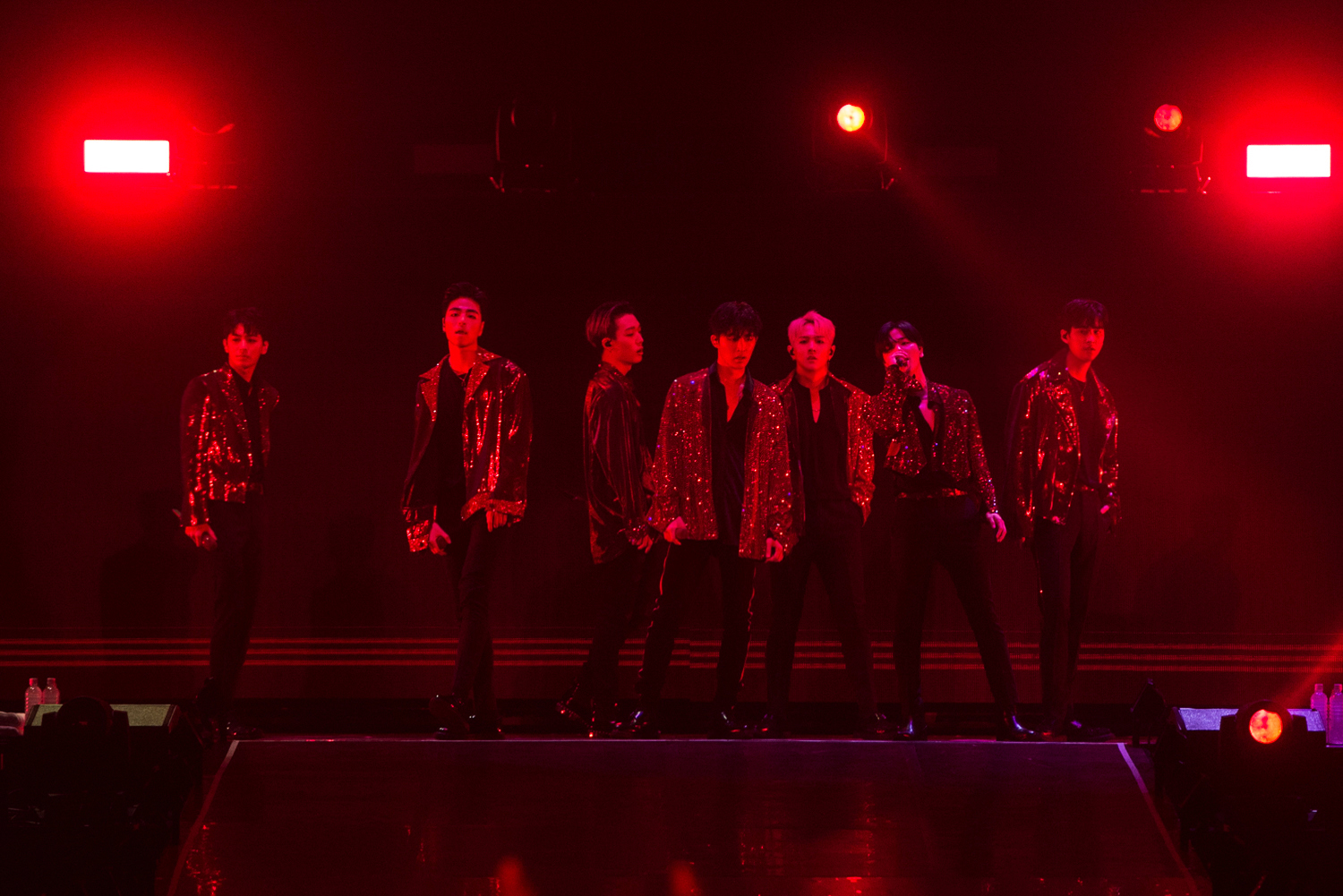 iKON演唱會於林口體育館舉行,嗨翻3,500名粉絲。(Live Nation提供)