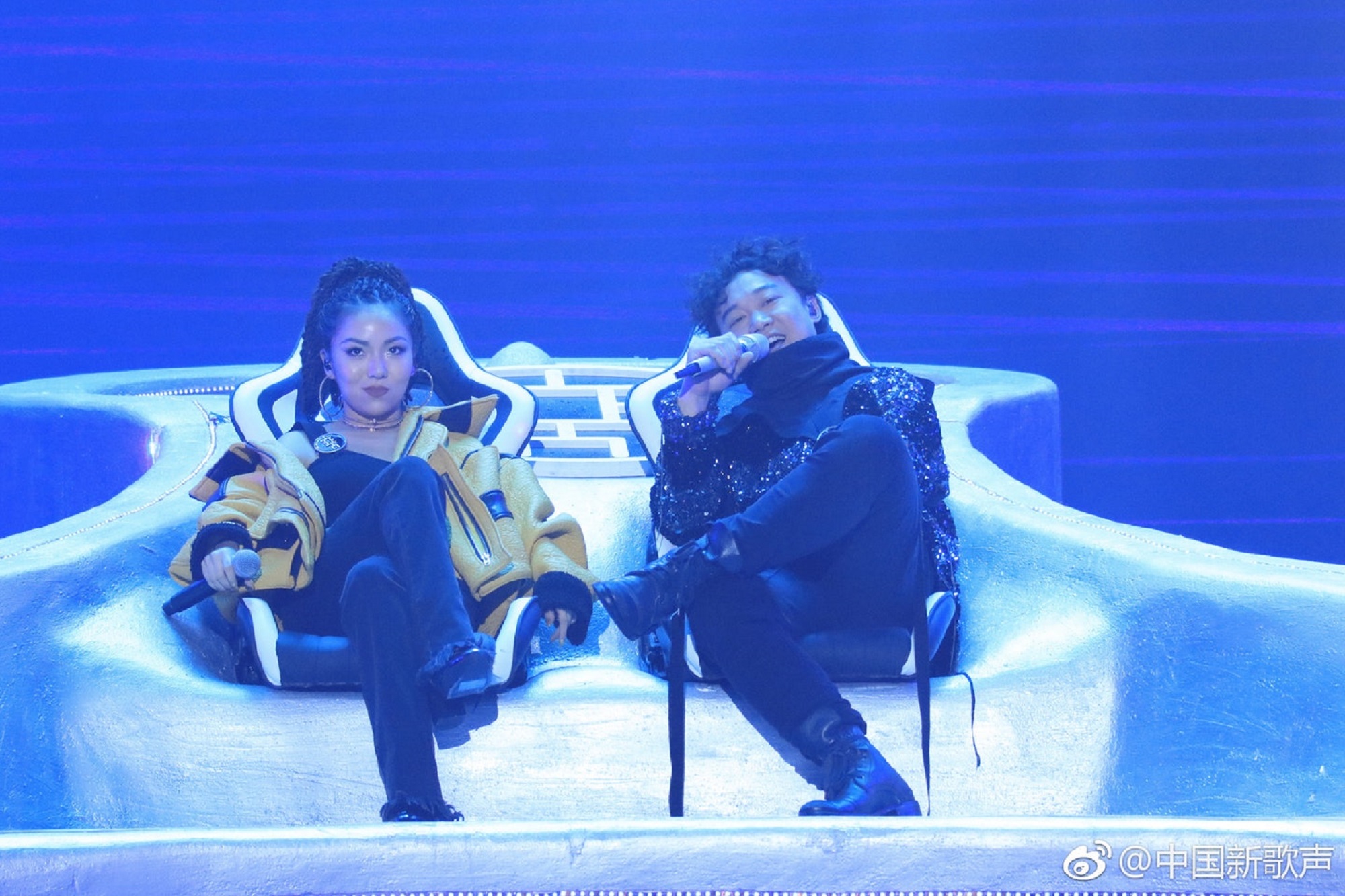 葉曉粵與陳奕迅合唱〈娛樂天空〉贏得喝采。（雷電娛樂提供）