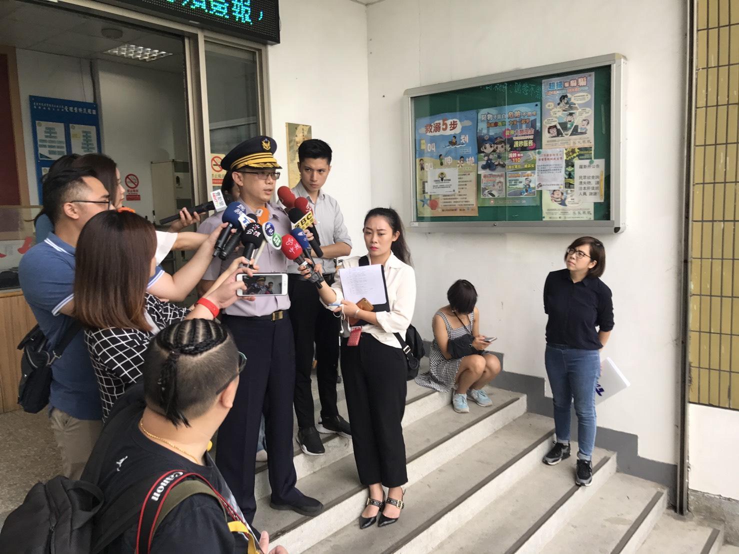 羅斯福路派出所所長趙晨喻:「郭男凌晨跟友人在景美好樂迪飲酒,那也喝了啤酒以及威士忌等酒類,喝完酒後表示要回家,行經這個路段的時候發生肇事車禍。」(警方提供)
