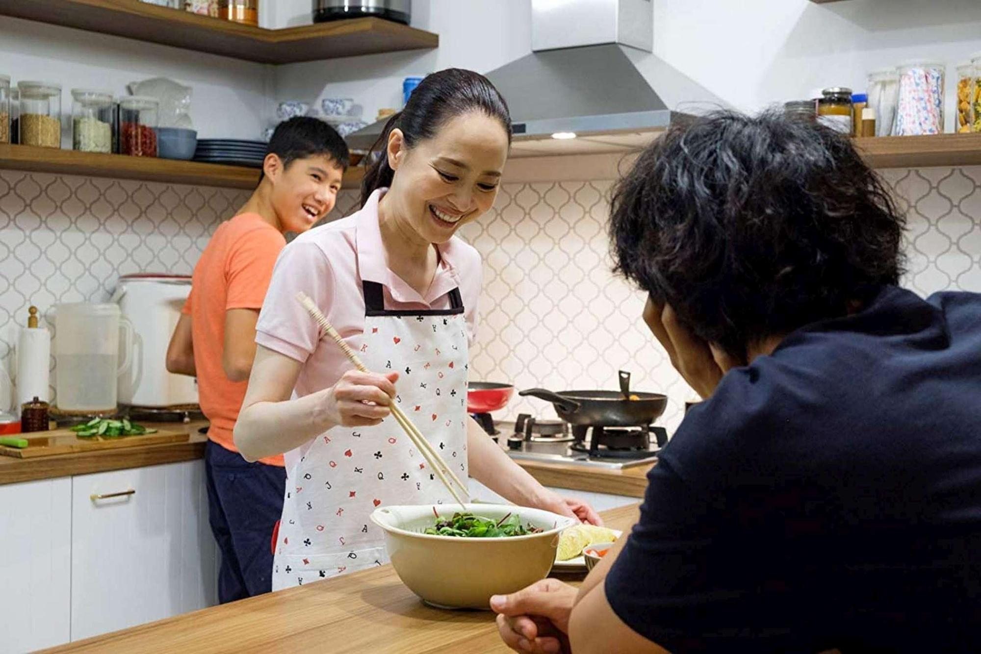 不老女神松田聖子與齊藤工在本片中有跨世代的友誼。(高雄電影節提供)