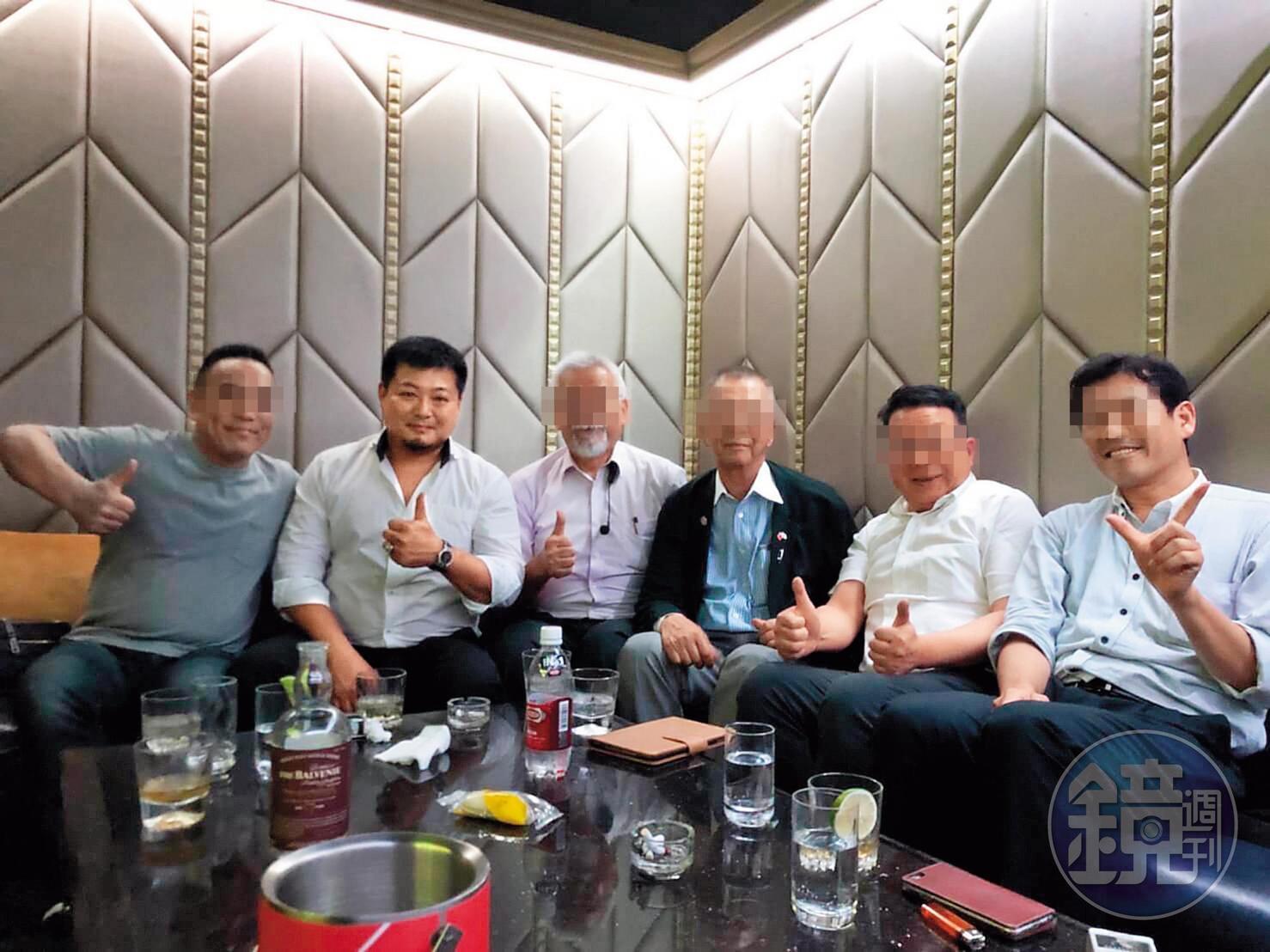 葉建揚經常在C'est si bon Lounge Bar招待友人,店內也特別打造一個專屬包廂。