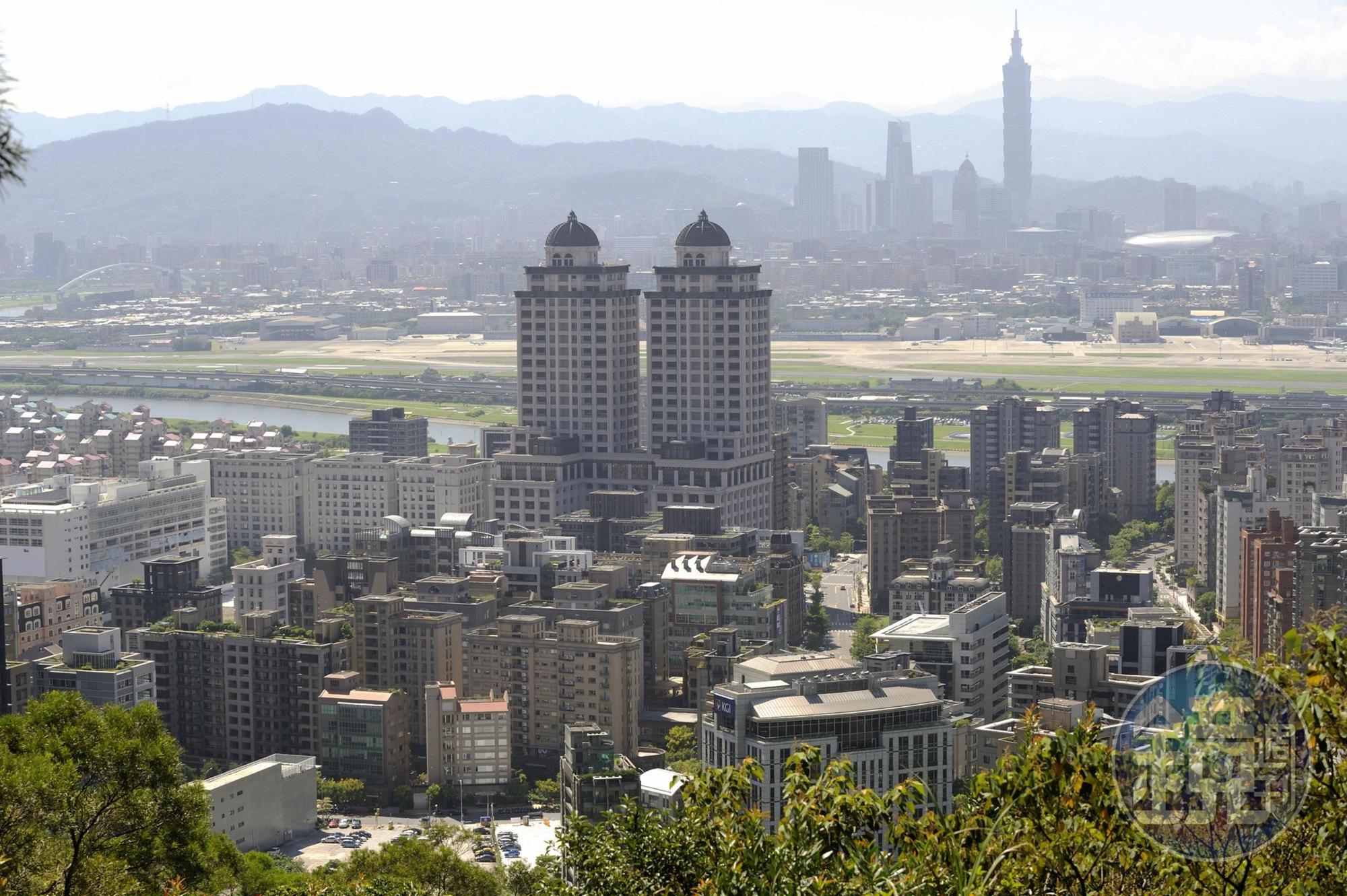 10多年前,大直是離台北市區最近的重劃區,房價相對便宜。