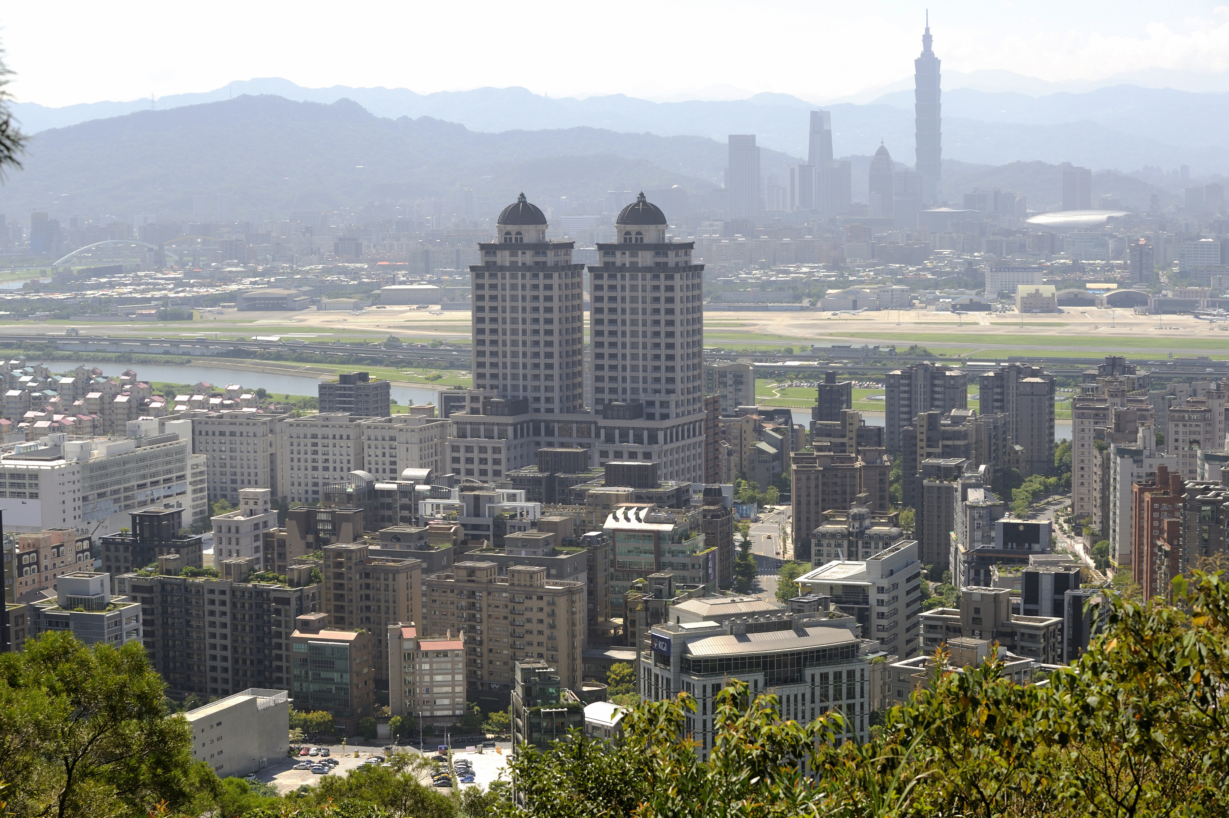 10多年前，大直是離台北市區最近的重劃區，房價相對便宜。