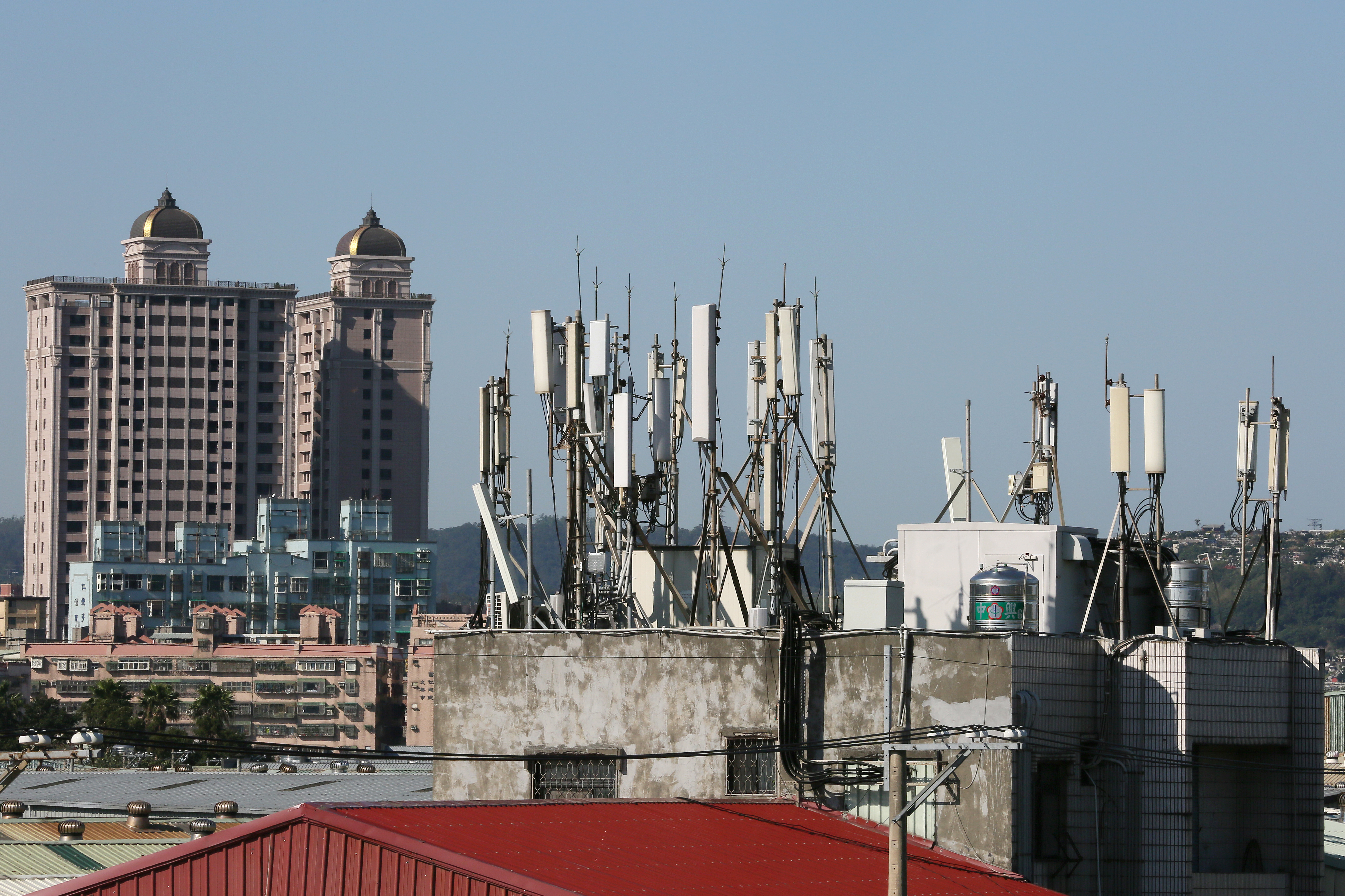 毫米波的基地台裝置需求很大，天線、PCB、砷化鎵等台灣廠商有機會受惠。