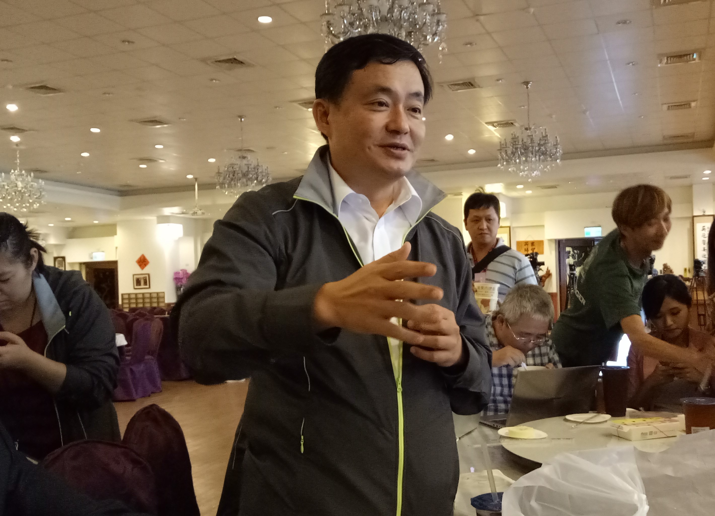 民進黨祕書長洪耀福回應陳致中出入私人招待所一事。