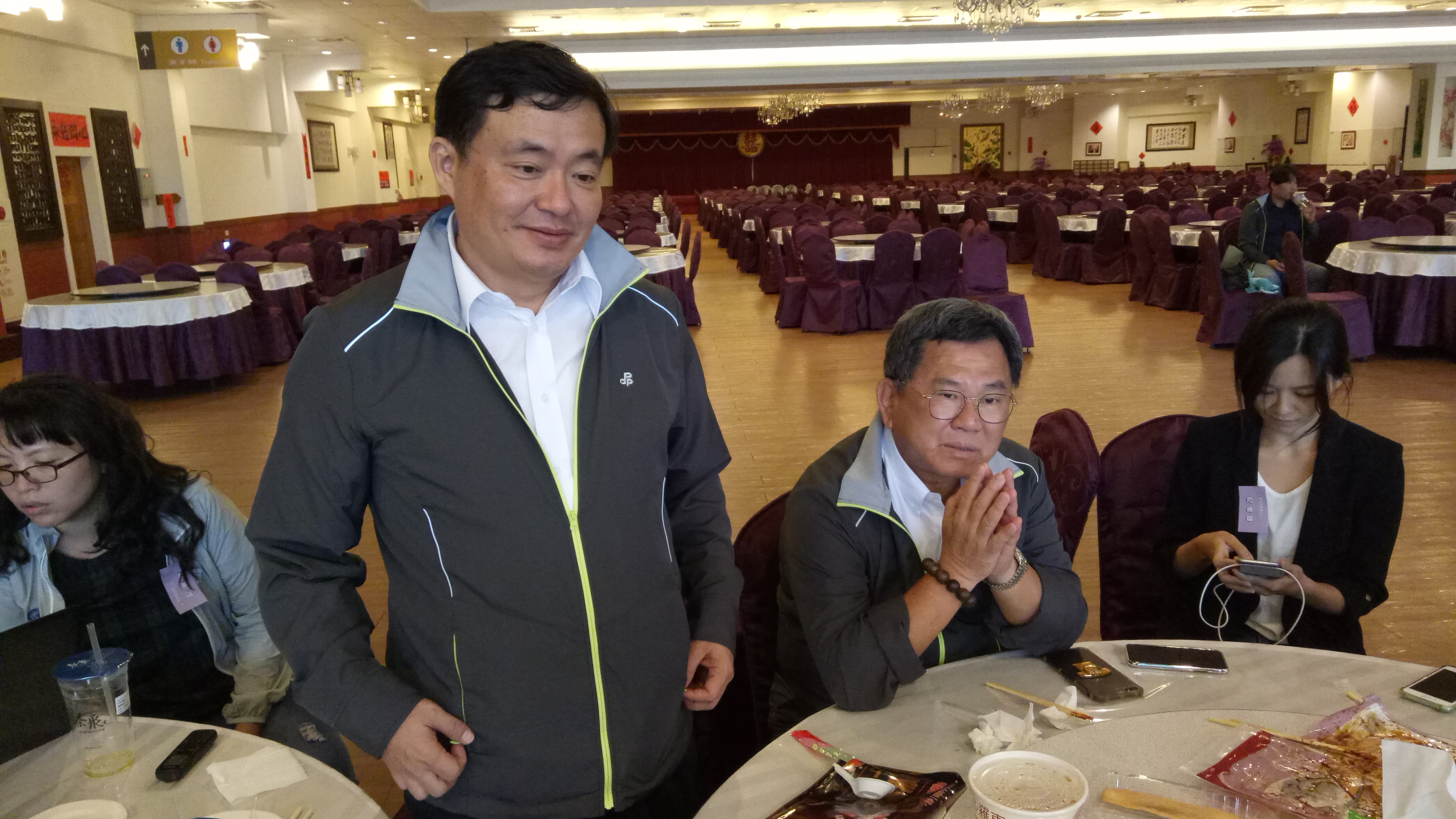 民進黨祕書長洪耀福、選對會召集人陳明文與媒體茶敘。