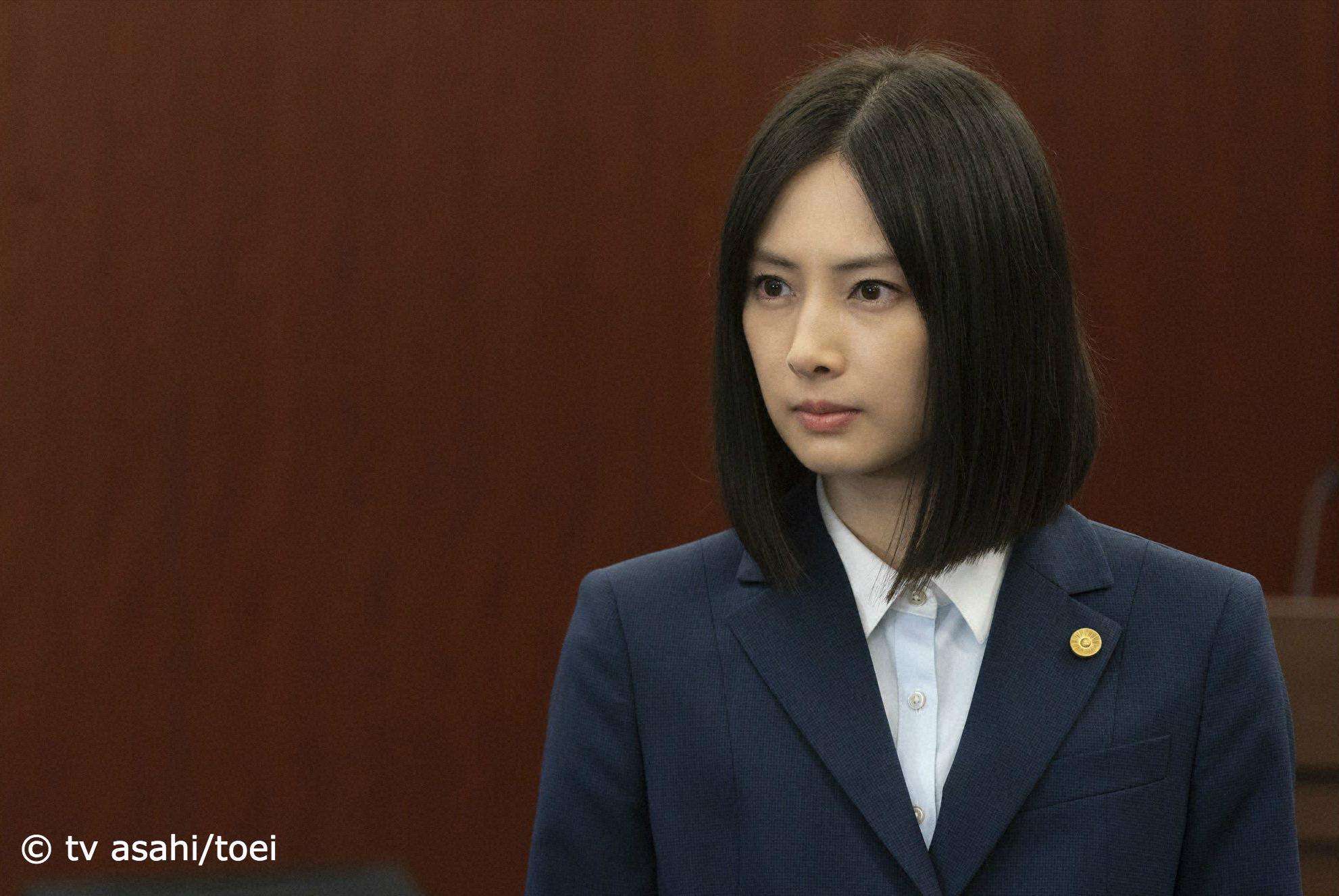 北川景子首次挑戰律師角色，完成長篇台詞的法庭戲之後，她開心直呼：「終於辦到了！」（KKTV提供）