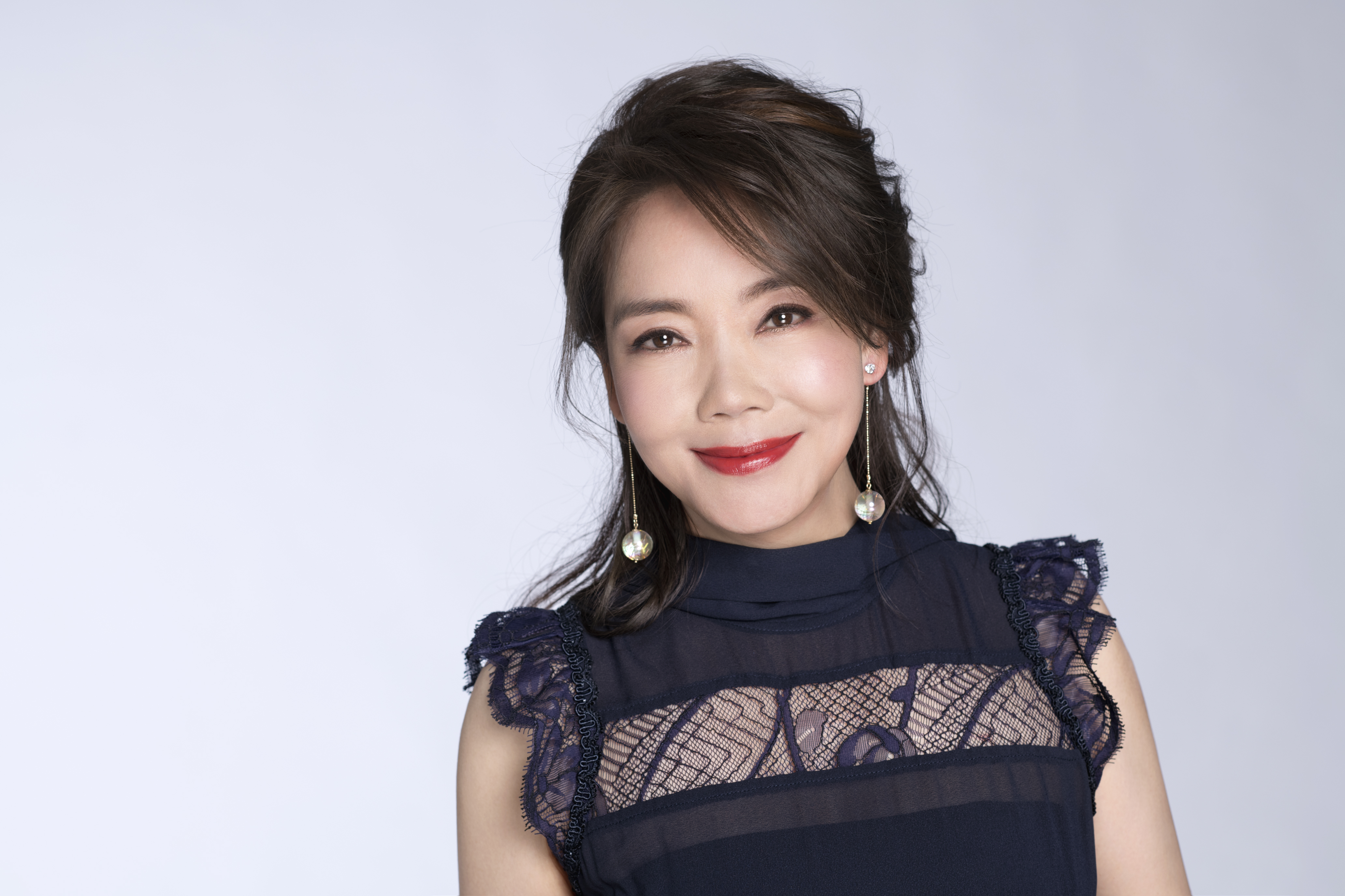 辛曉琪1987年踏入歌壇、至今已經31個年頭，終於將登上台北小巨蛋舉辦《人生若只如初見》演唱會。 （滾石唱片提供）