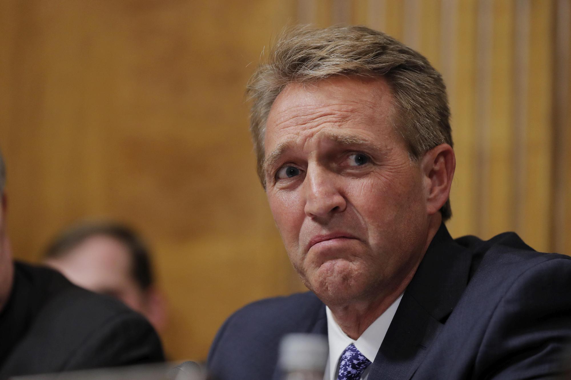 立場溫和的共和黨籍參議員佛雷克在任命案中，成了司法委員會的關鍵一票。（東方IC）